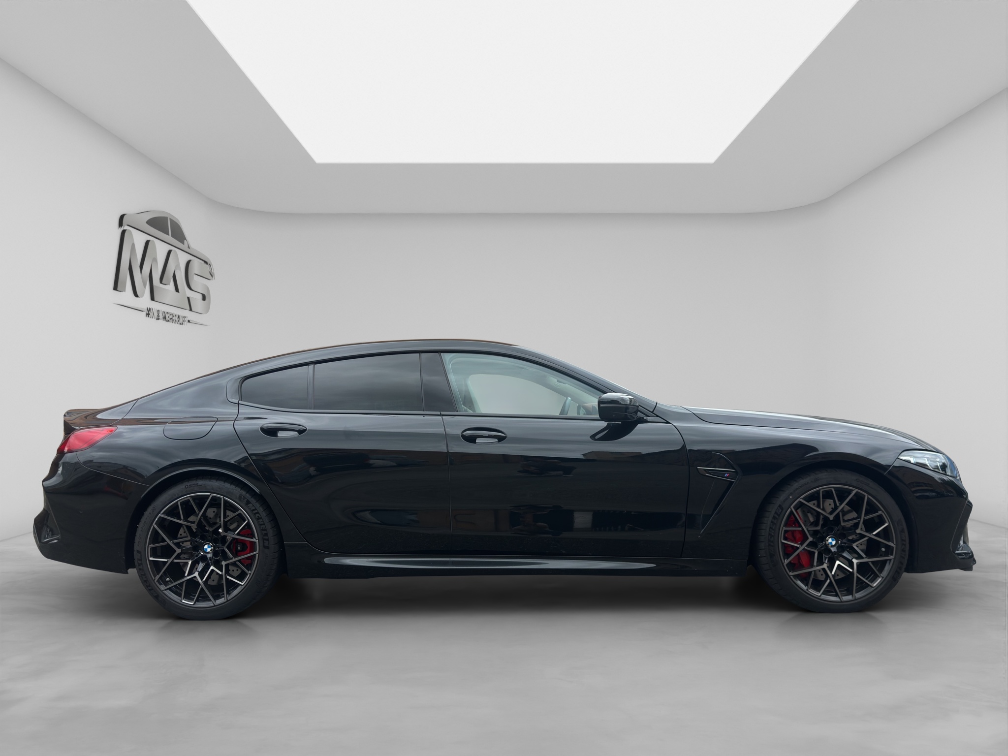 BMW M8 7