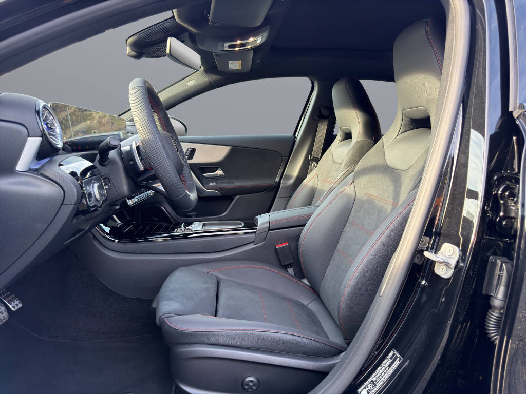 MERCEDES-BENZ A 220 AMG Line 4matic - 9