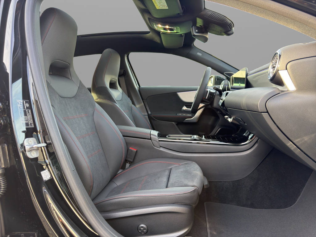 MERCEDES-BENZ A 220 AMG Line 4matic - 14