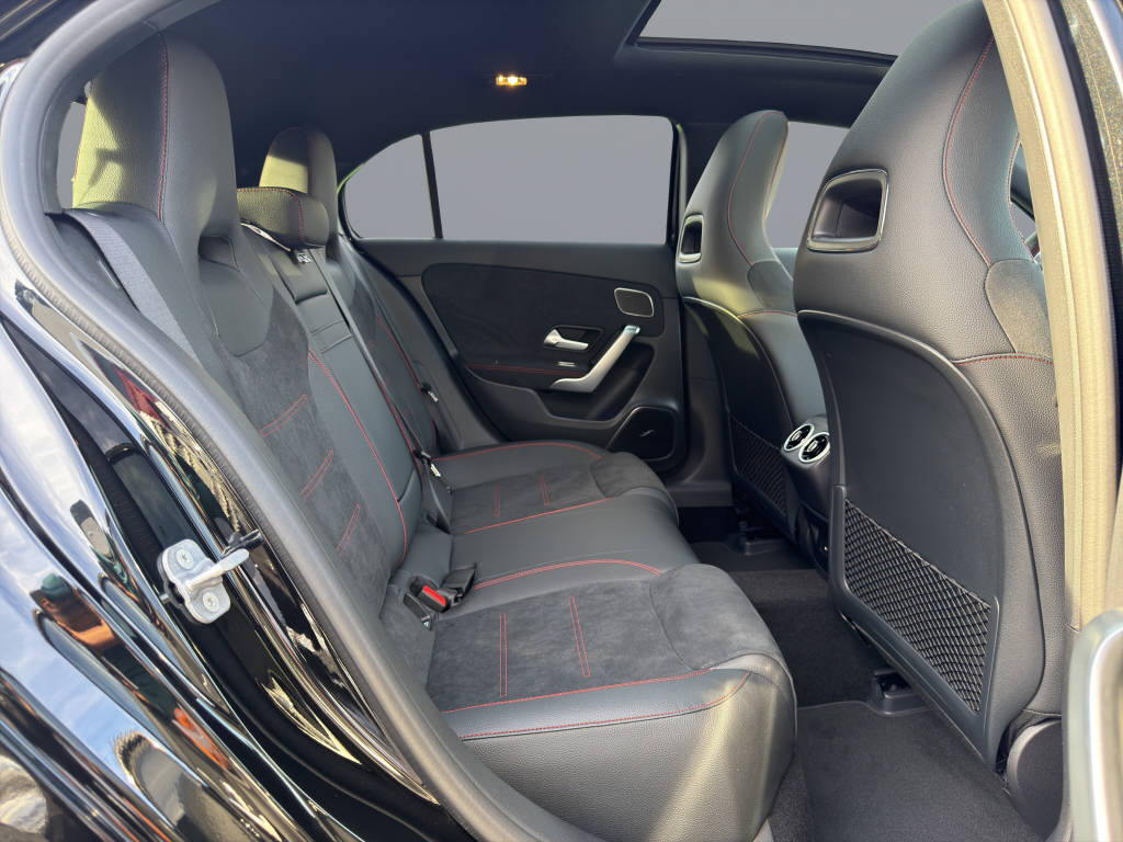 MERCEDES-BENZ A 220 AMG Line 4matic - 13