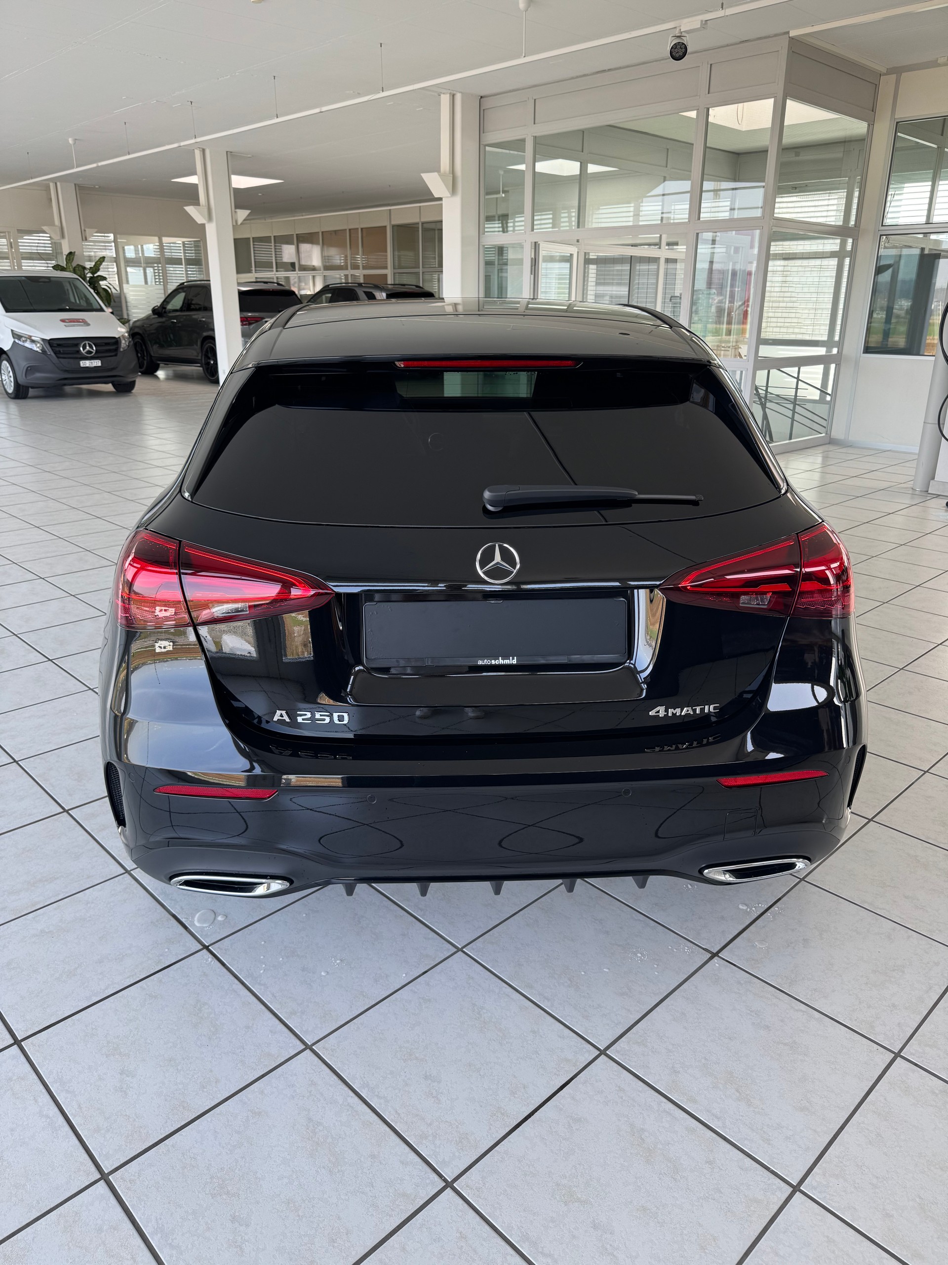 MERCEDES-BENZ A 250 4MATIC Kompaktlimousine - 6