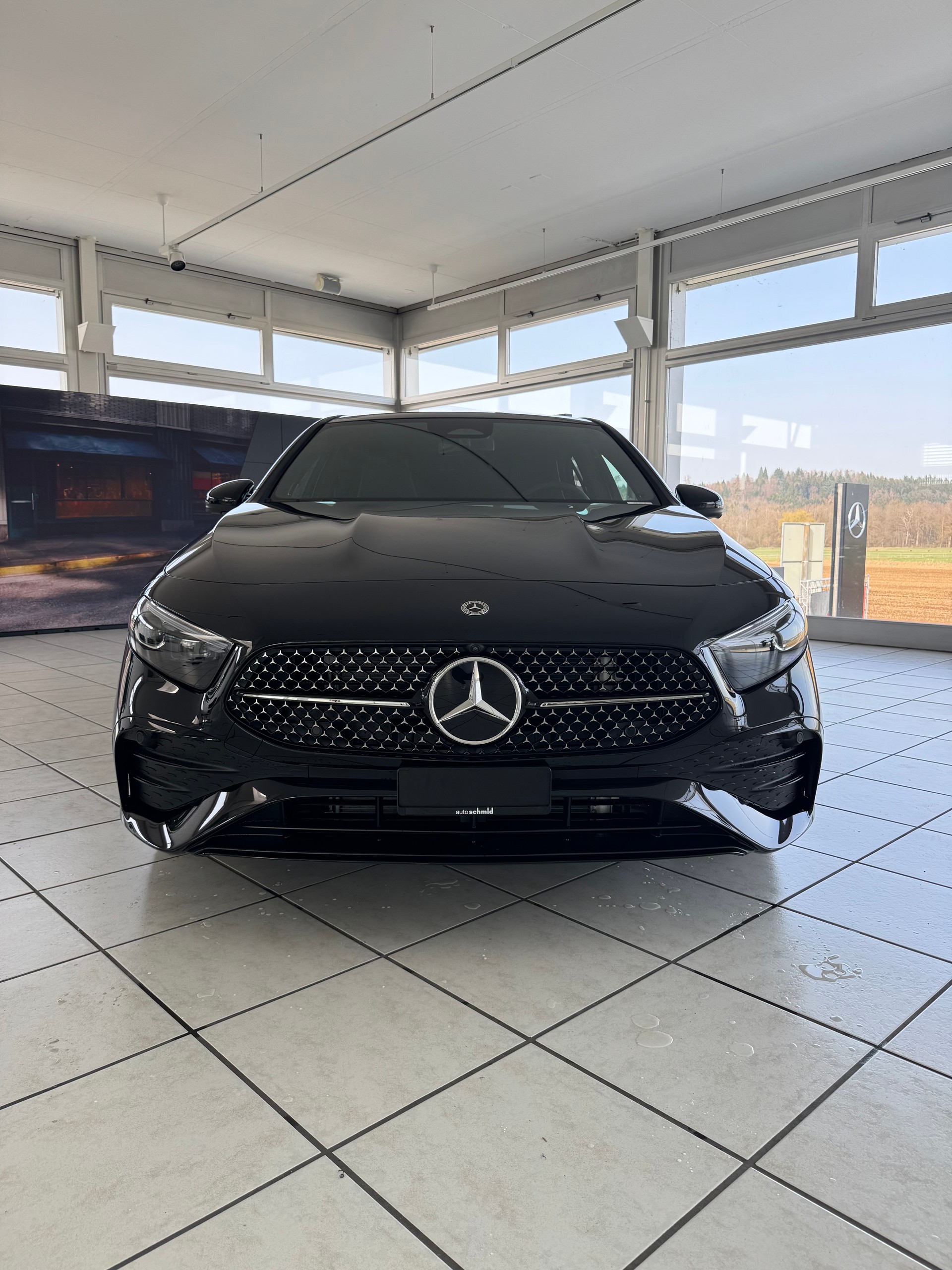 MERCEDES-BENZ A 250 4MATIC Kompaktlimousine - 3