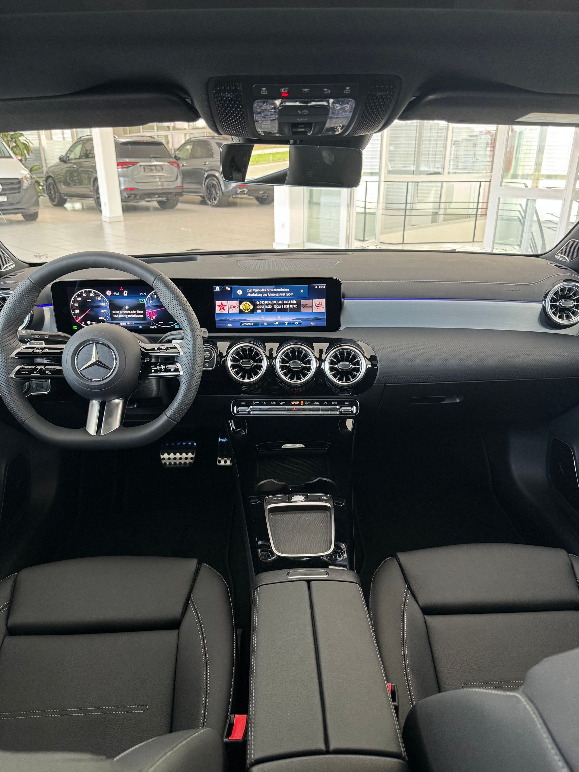 MERCEDES-BENZ A 250 4MATIC Kompaktlimousine - 13