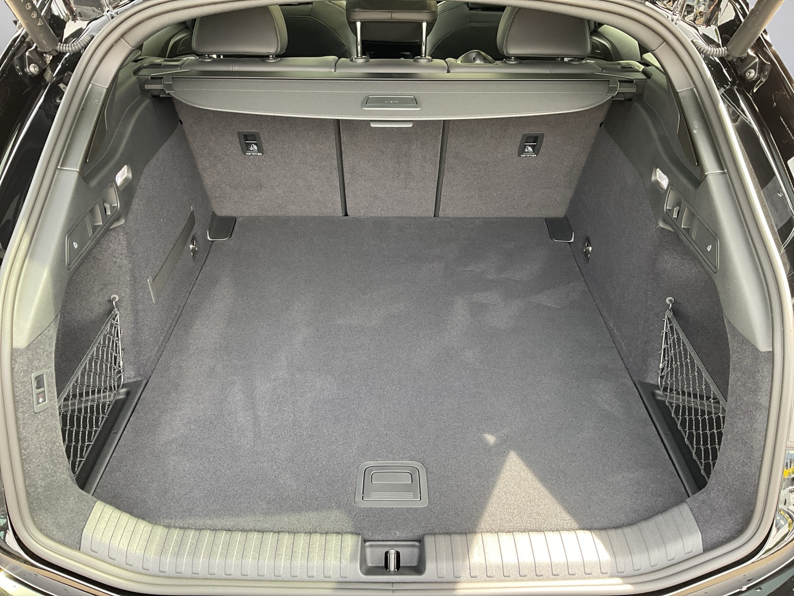 AUDI A6 Avant e-tron quattro - 12
