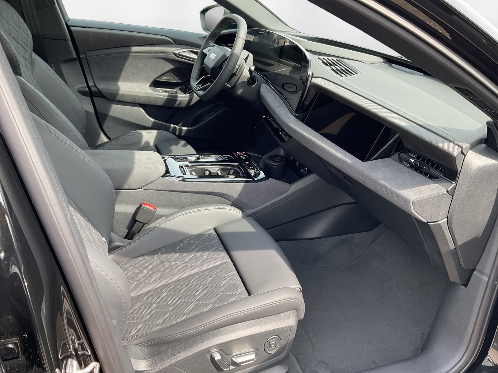 AUDI A6 Avant e-tron quattro - 14