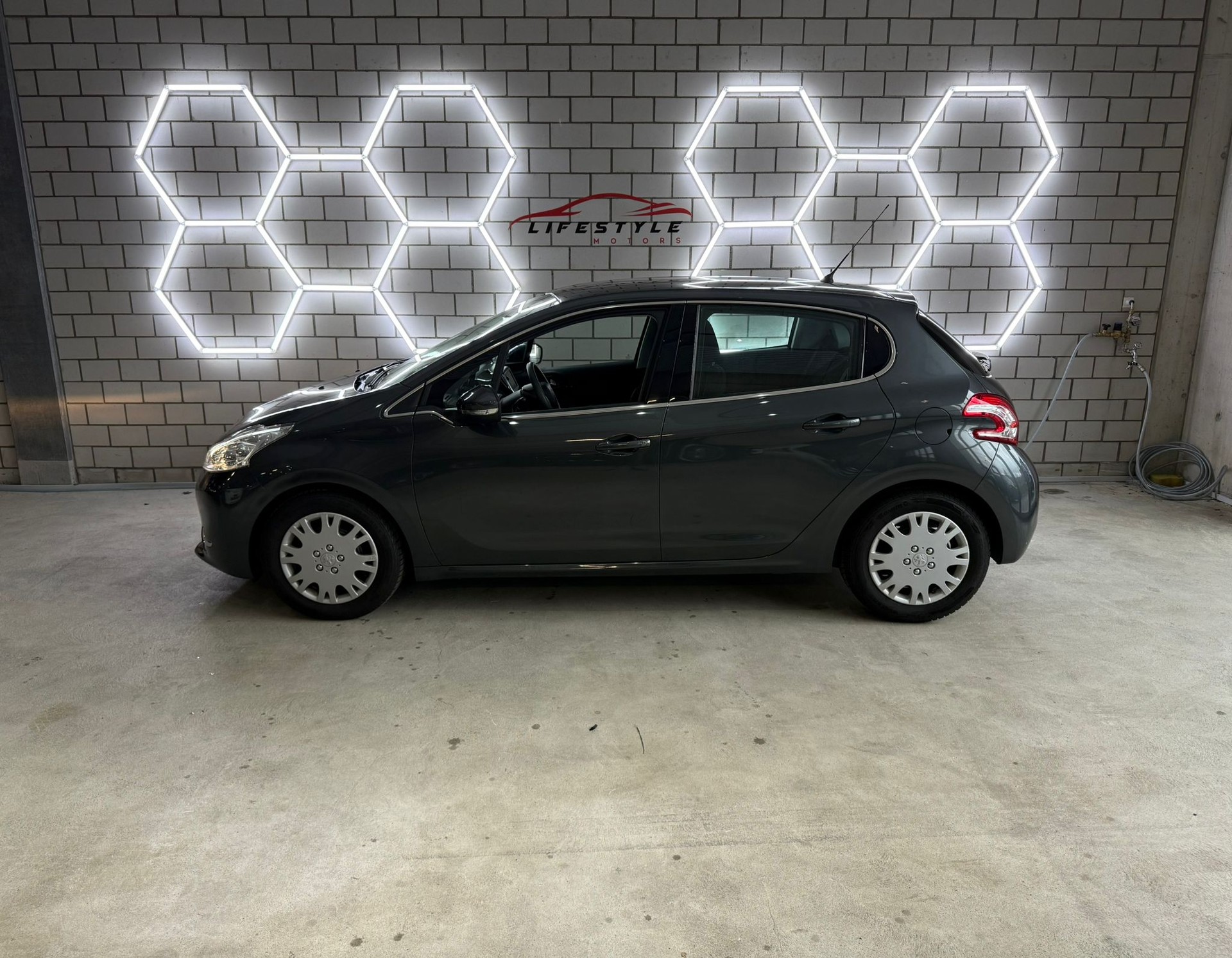 PEUGEOT 208 1.6 VTI Allure Automatik - 2