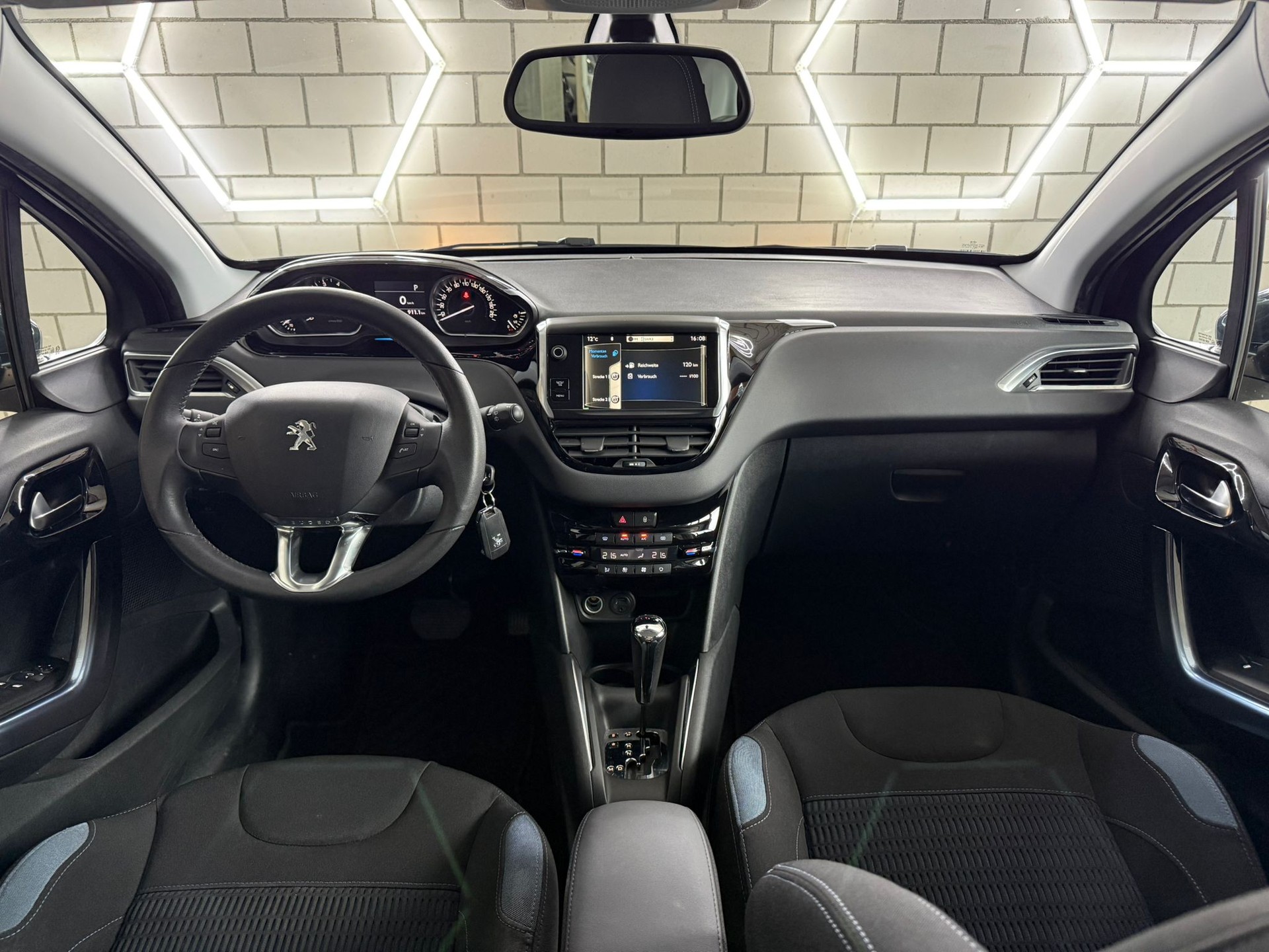 PEUGEOT 208 1.6 VTI Allure Automatik - 9