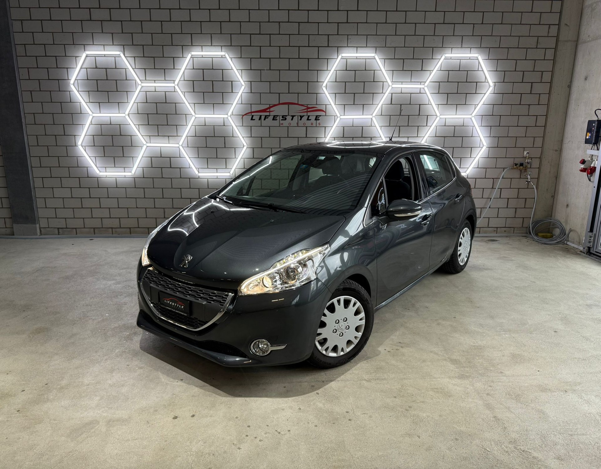 PEUGEOT 208 1.6 VTI Allure Automatik