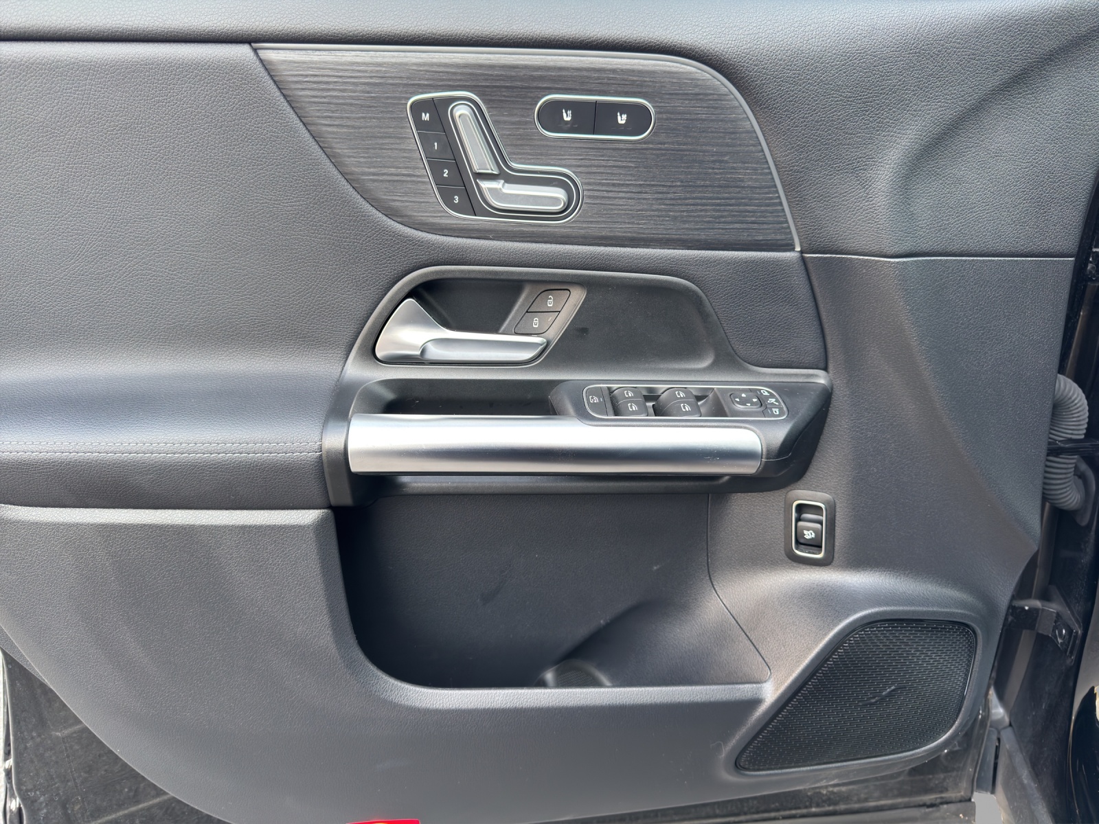 MERCEDES-BENZ EQA 300 AMG Line 4Matic - 13