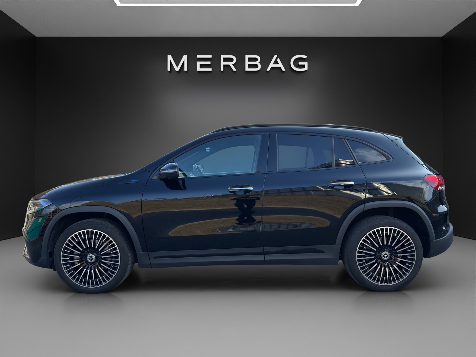 MERCEDES-BENZ EQA 300 AMG Line 4Matic - 2