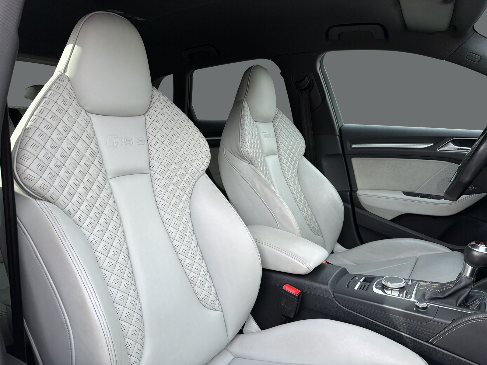 AUDI RS3 2.5 TSI quattro - 18