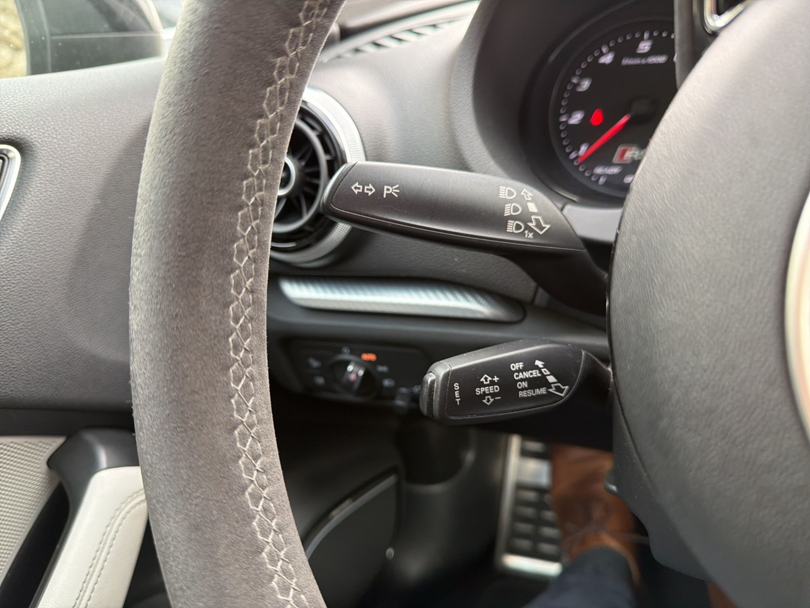 AUDI RS3 2.5 TSI quattro - 26