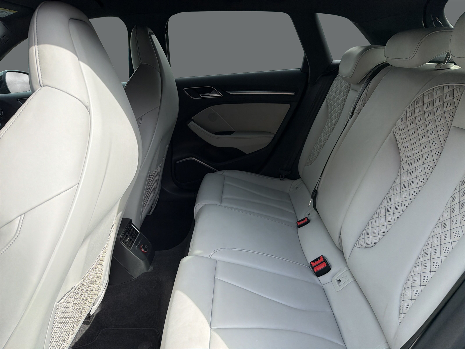 AUDI RS3 2.5 TSI quattro - 14