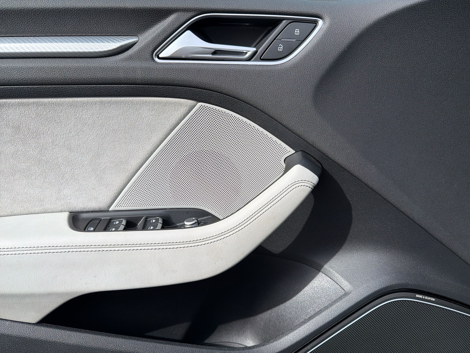 AUDI RS3 2.5 TSI quattro - 12