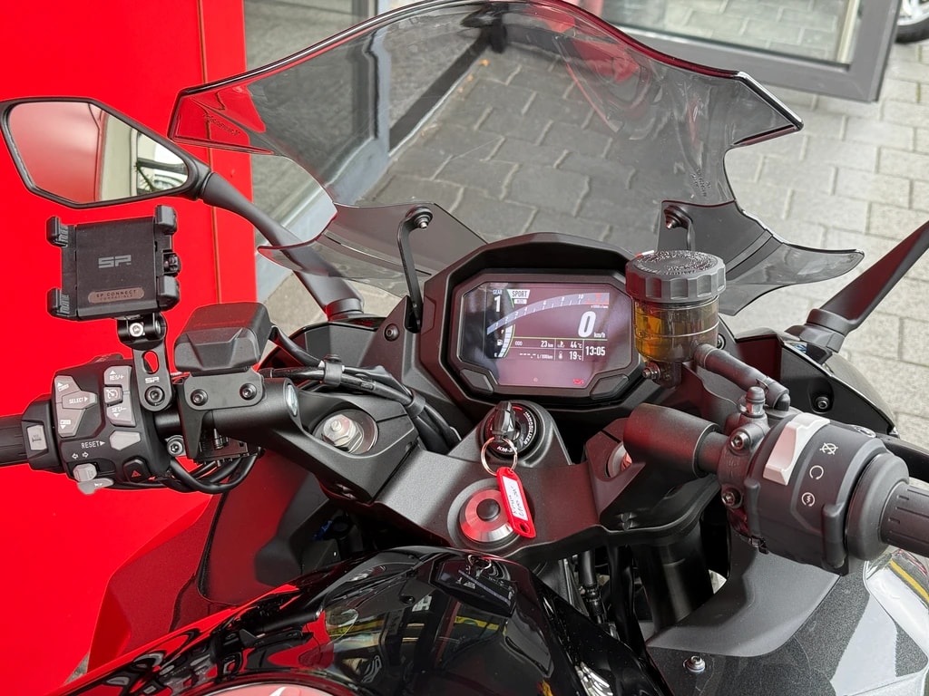 KAWASAKI Ninja 1100 SX Tourer - 4