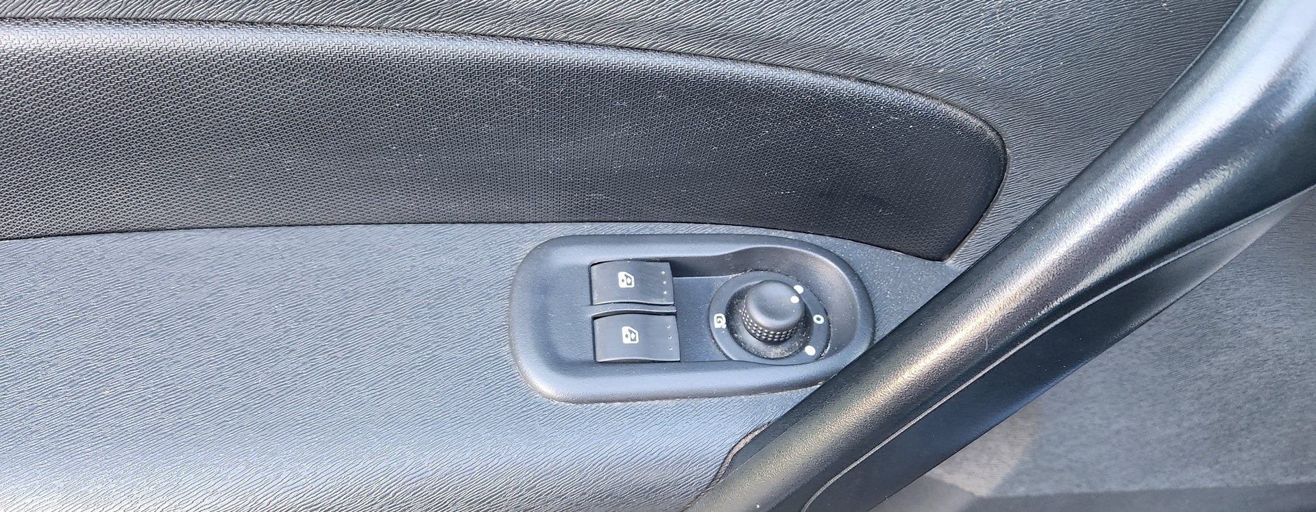 RENAULT Kangoo 1.6 16V Happy Family - 6