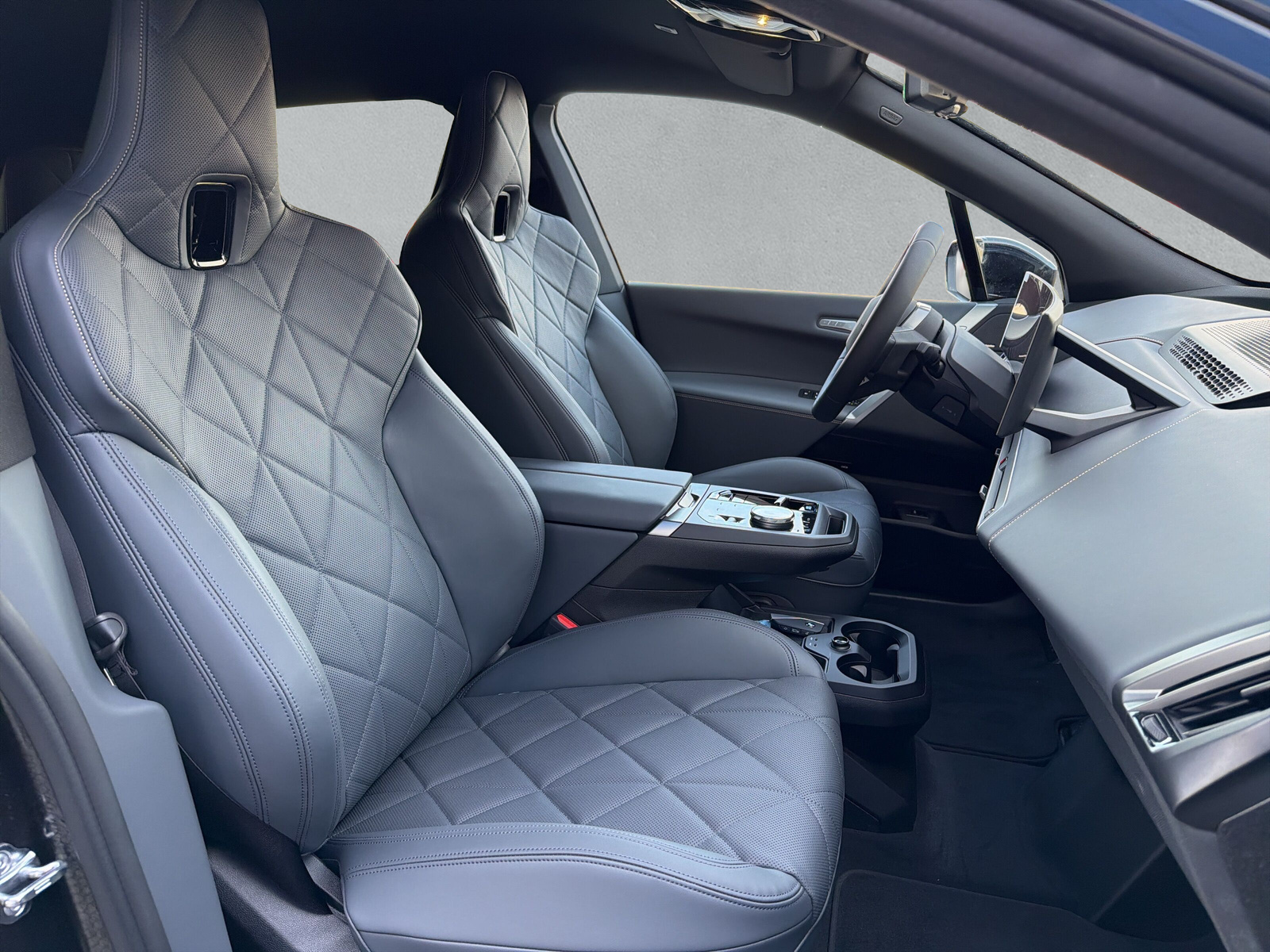 BMW iX xDrive60 M Sport Pro - 13
