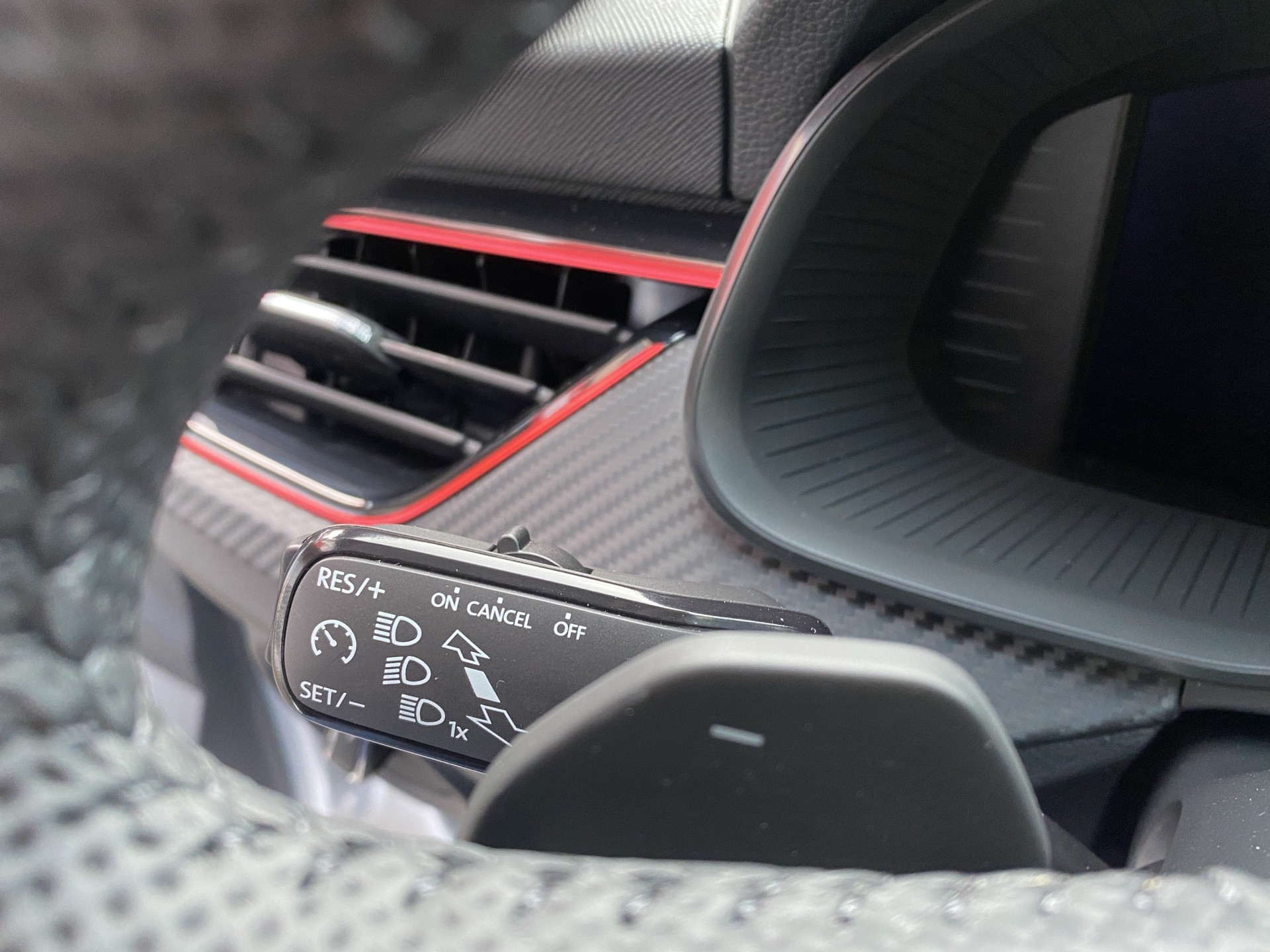 SKODA Kamiq 1.5 TSI Monte Carlo DSG - 13