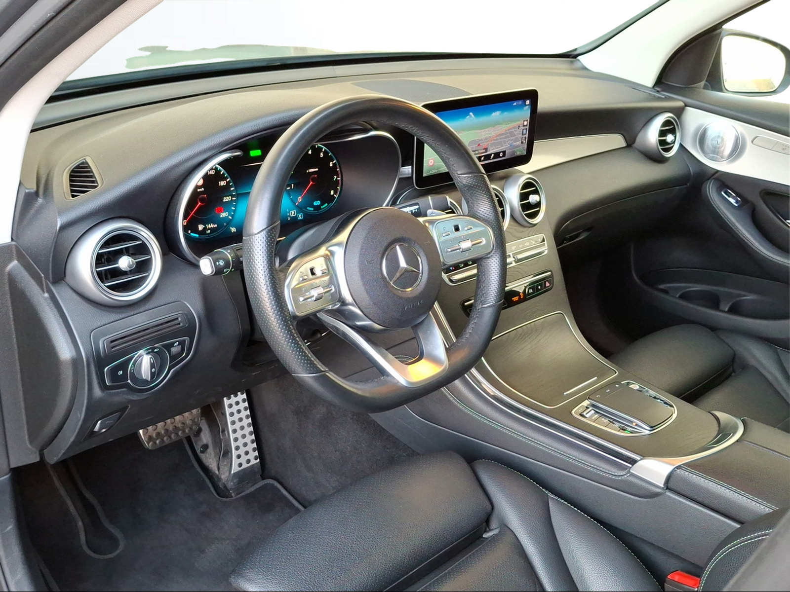 MERCEDES-BENZ GLC 300 AMG Line 4Matic 9G-Tronic - 10