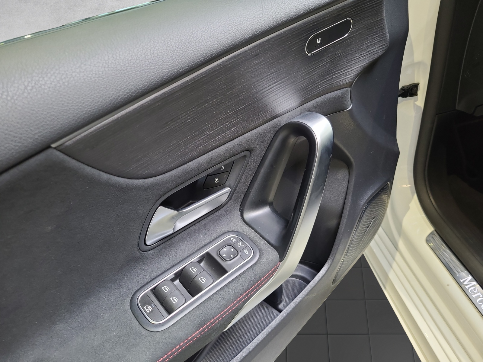 MERCEDES-BENZ A 250 4Matic AMG Line 4Matic 7G-DCT - 9