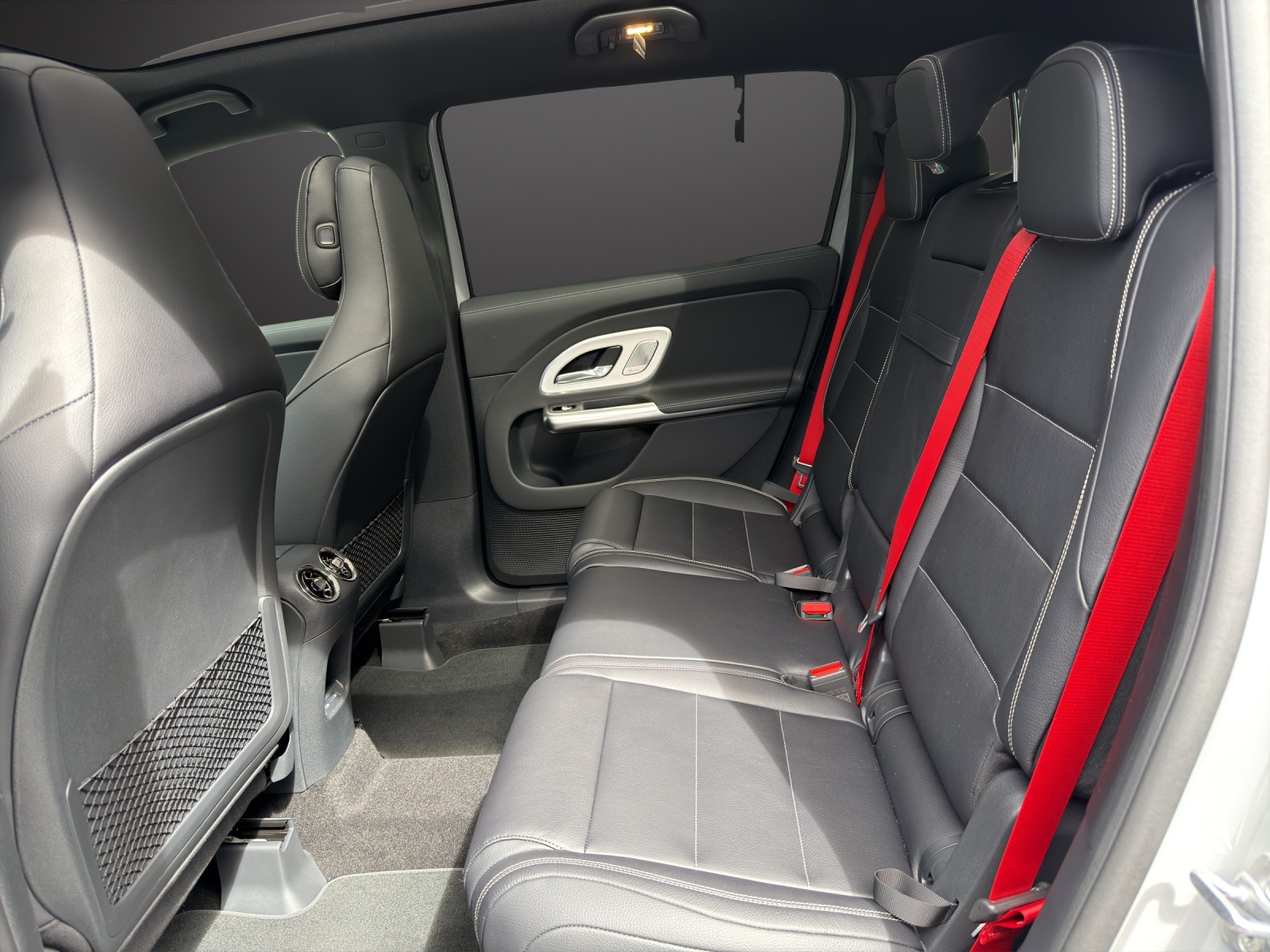 MERCEDES-BENZ GLB 220 4Matic 8G-Tronic - 12