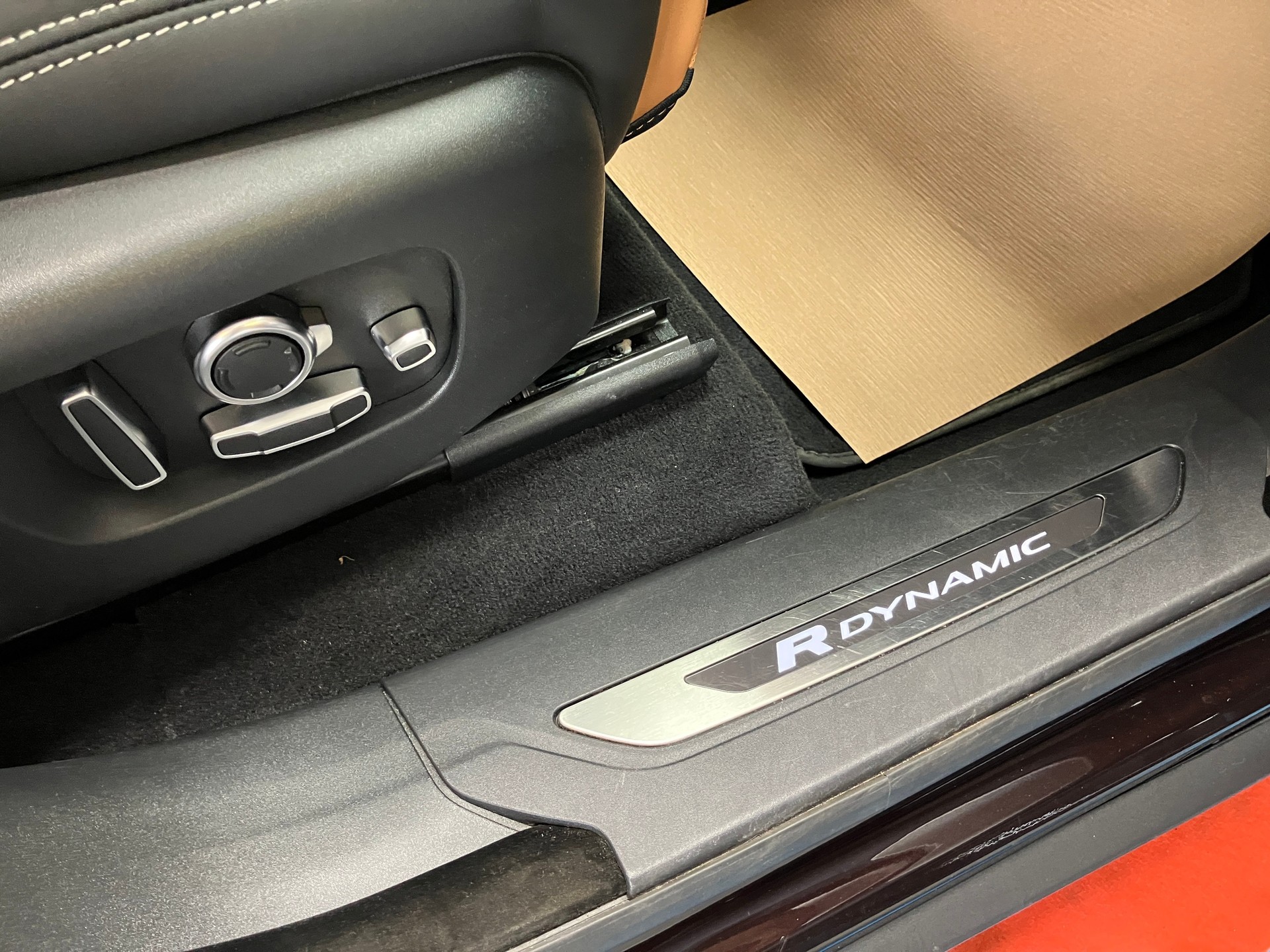 LAND ROVER Range Rover Velar R-Dynamic P 400 HSE Automatic - 25