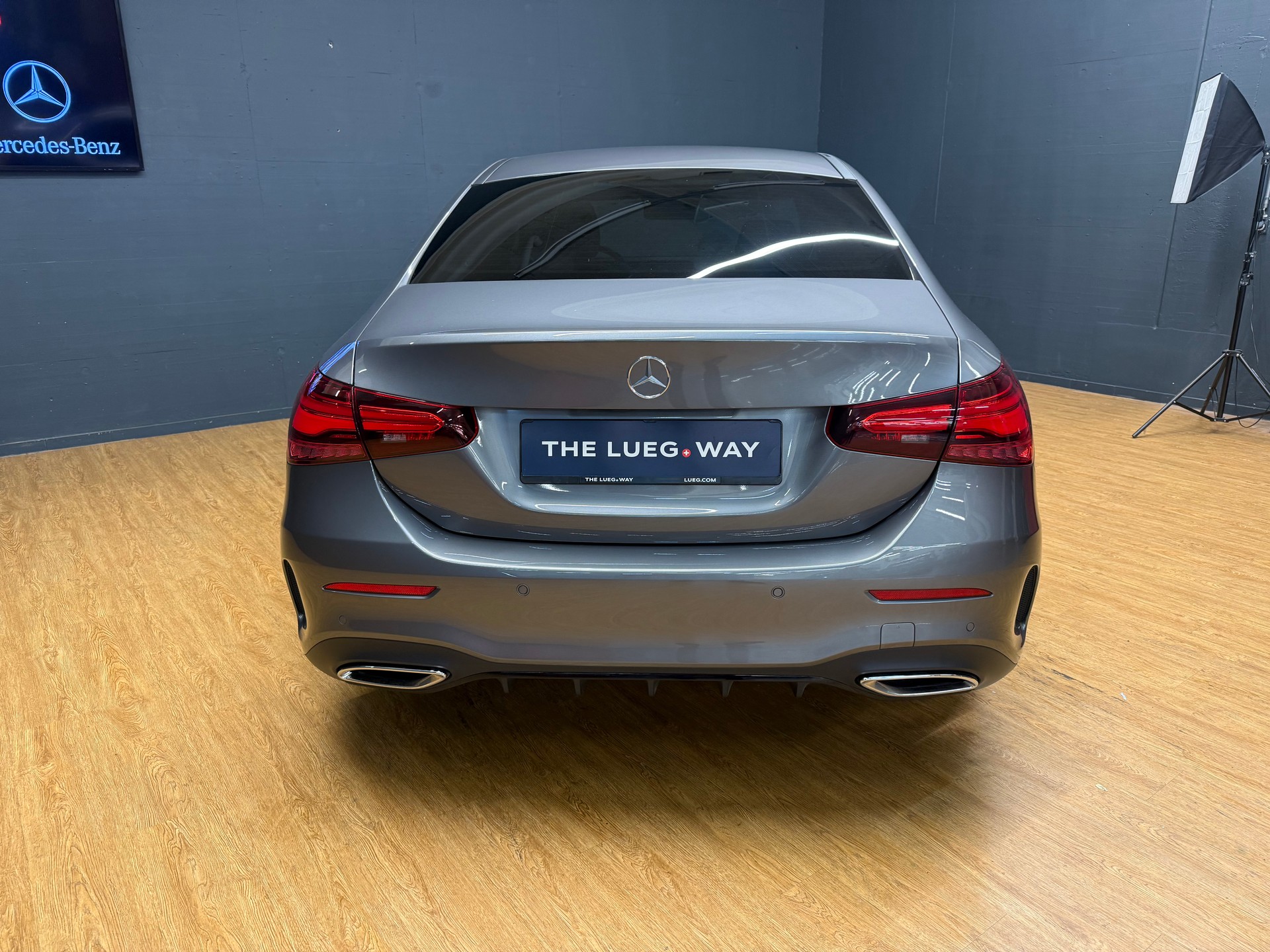 MERCEDES-BENZ A 200 - AMG - Limousine / Rückfahrkamera / Panorama-Dach / Ambiente-Licht - 11