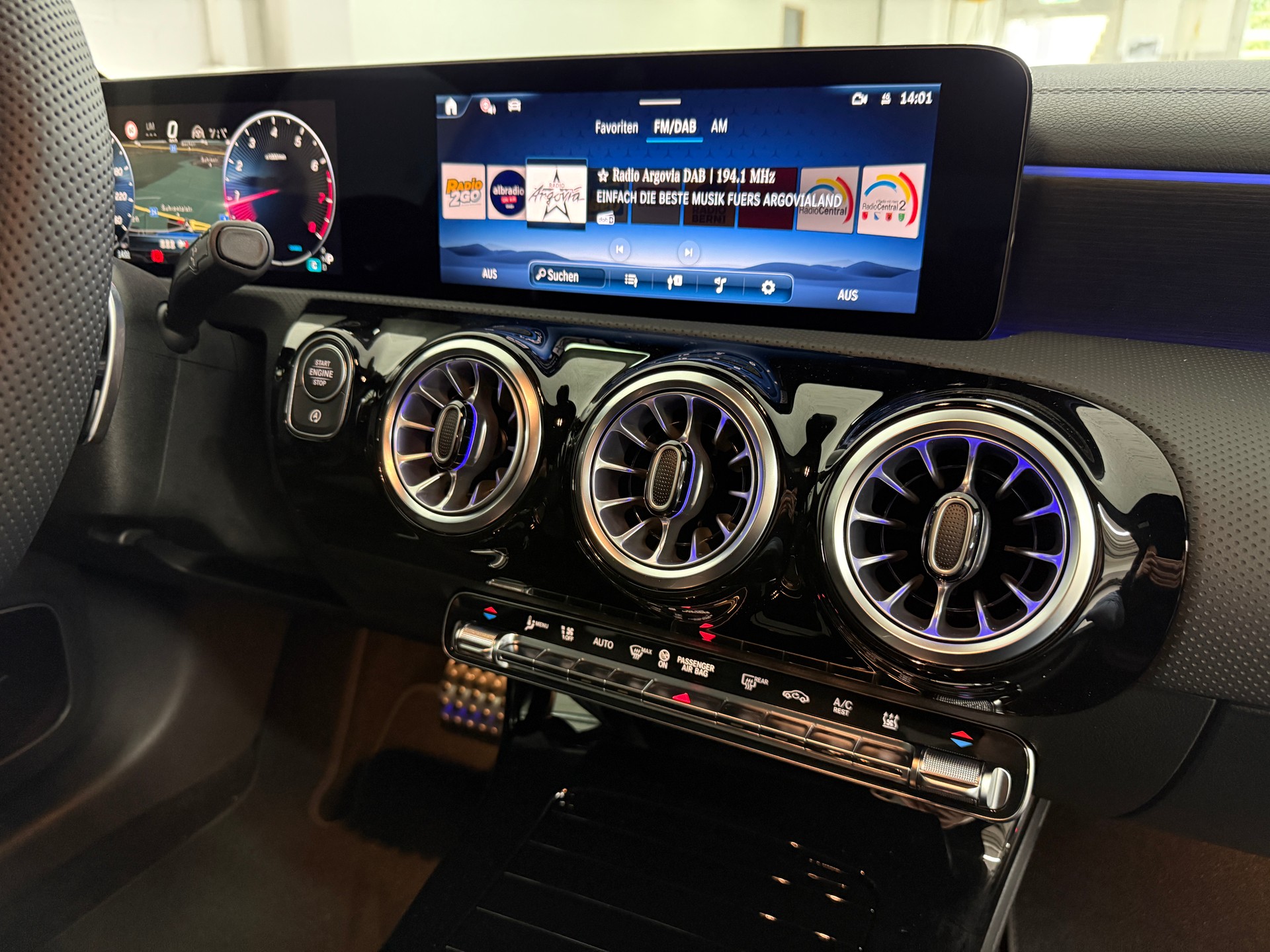 MERCEDES-BENZ A 250 4MATIC Kompaktlimousine - 13