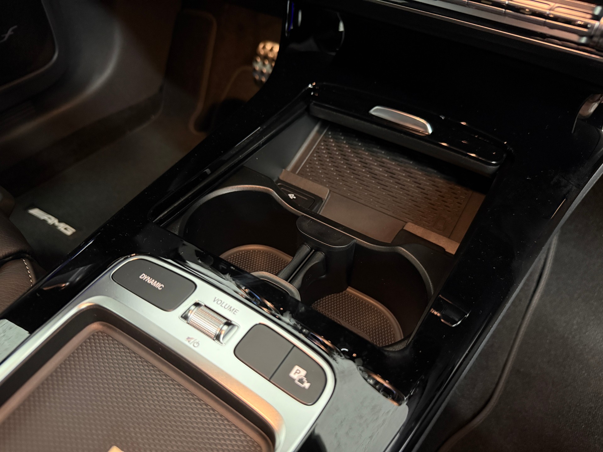 MERCEDES-BENZ A 250 4MATIC Kompaktlimousine - 17