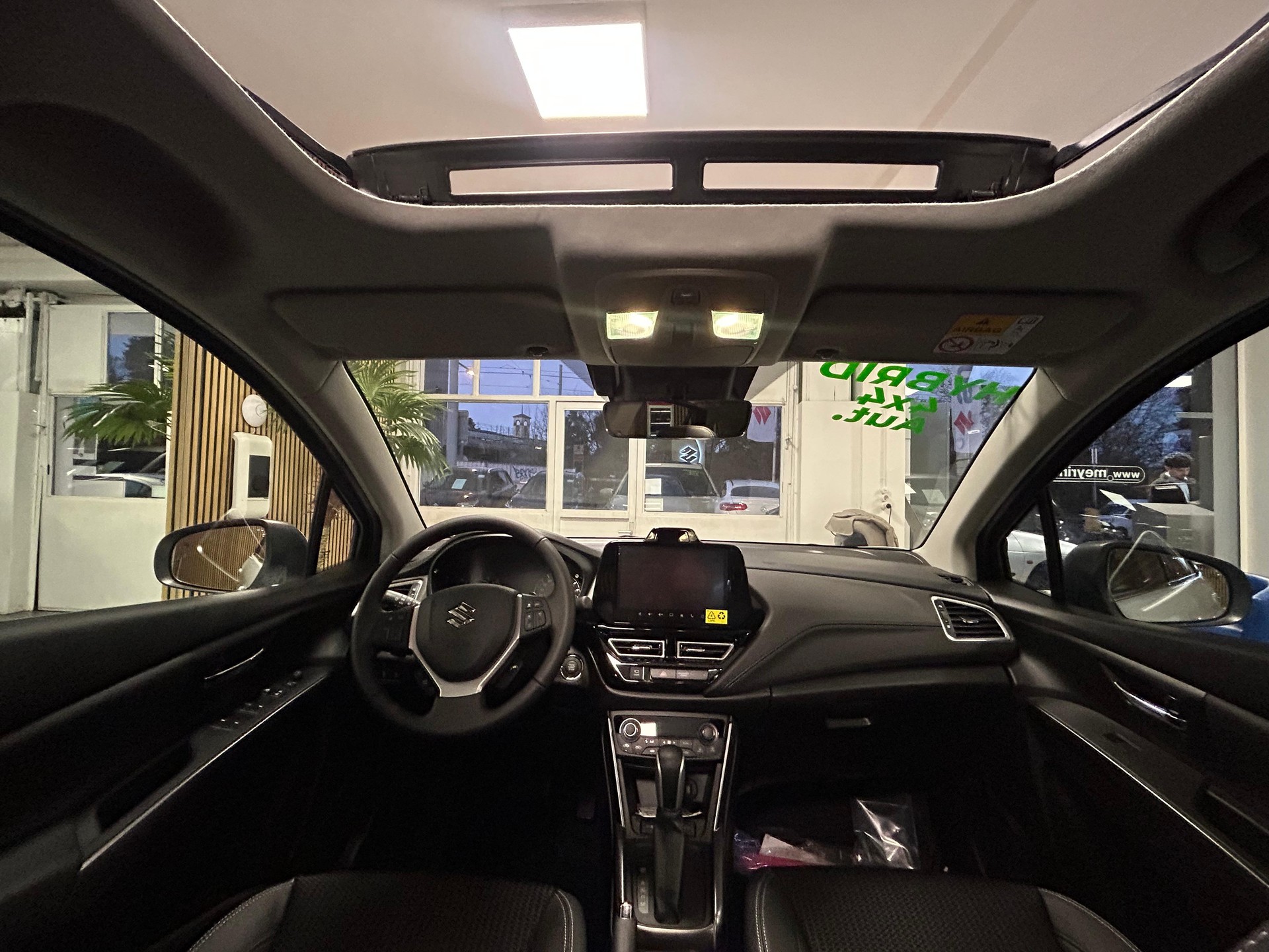 SUZUKI S-Cross 1.4 T Compact Top Hybrid 4x4 4 ROUES HIVER OFFERTES - 10