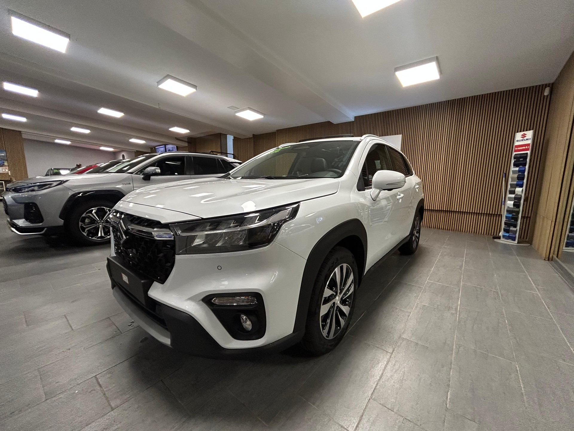 SUZUKI S-Cross 1.4 T Compact Top Hybrid 4x4 4 ROUES HIVER OFFERTES - 6