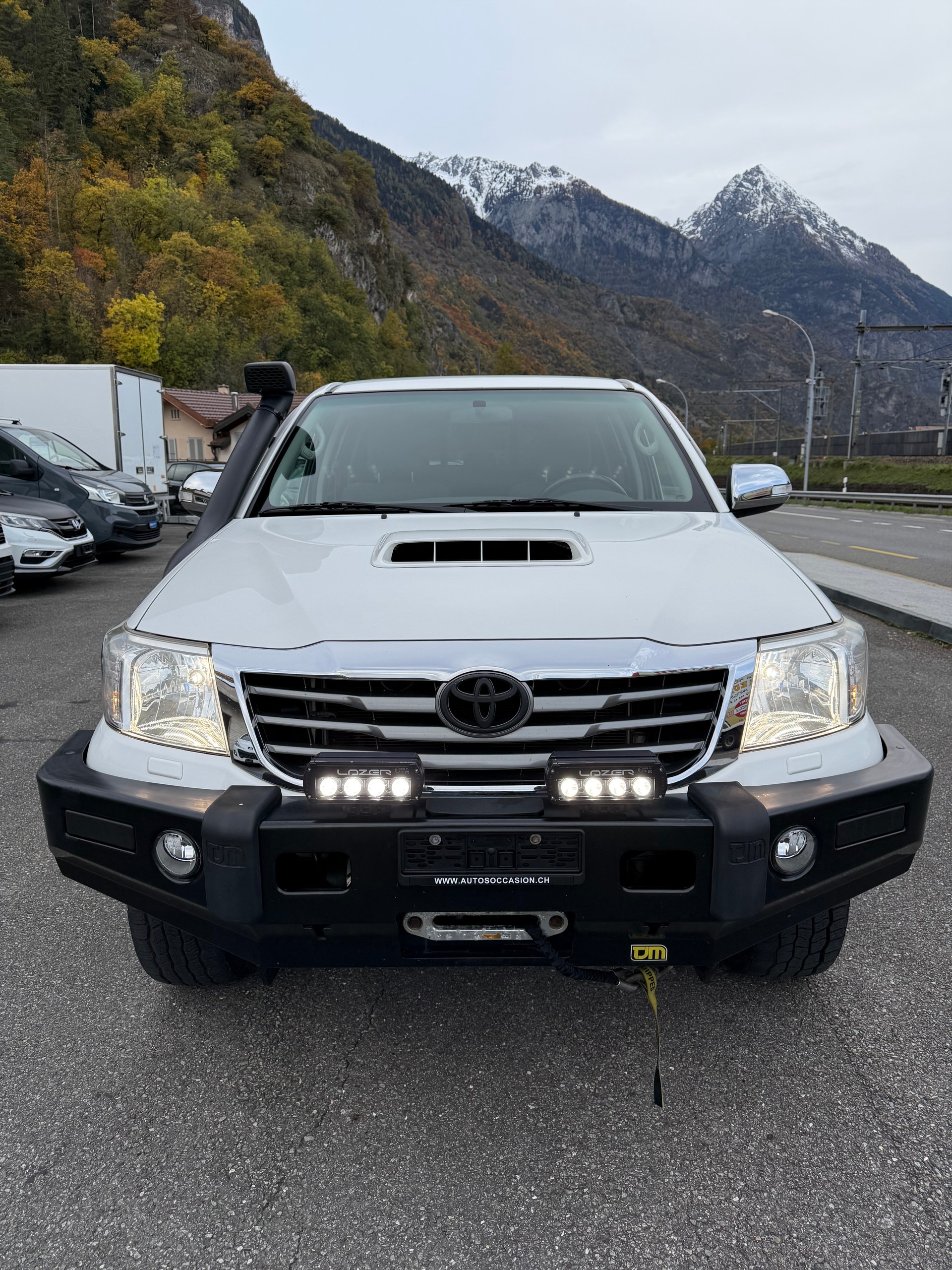 TOYOTA Hilux 3.0 4WD Double Cab Sol Premium - 3