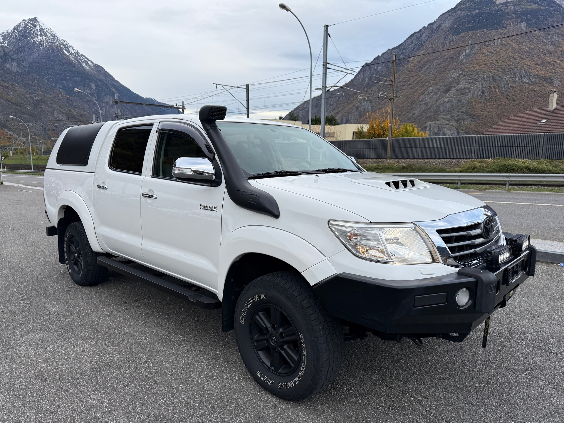 TOYOTA Hilux 3.0 4WD Double Cab Sol Premium - 4