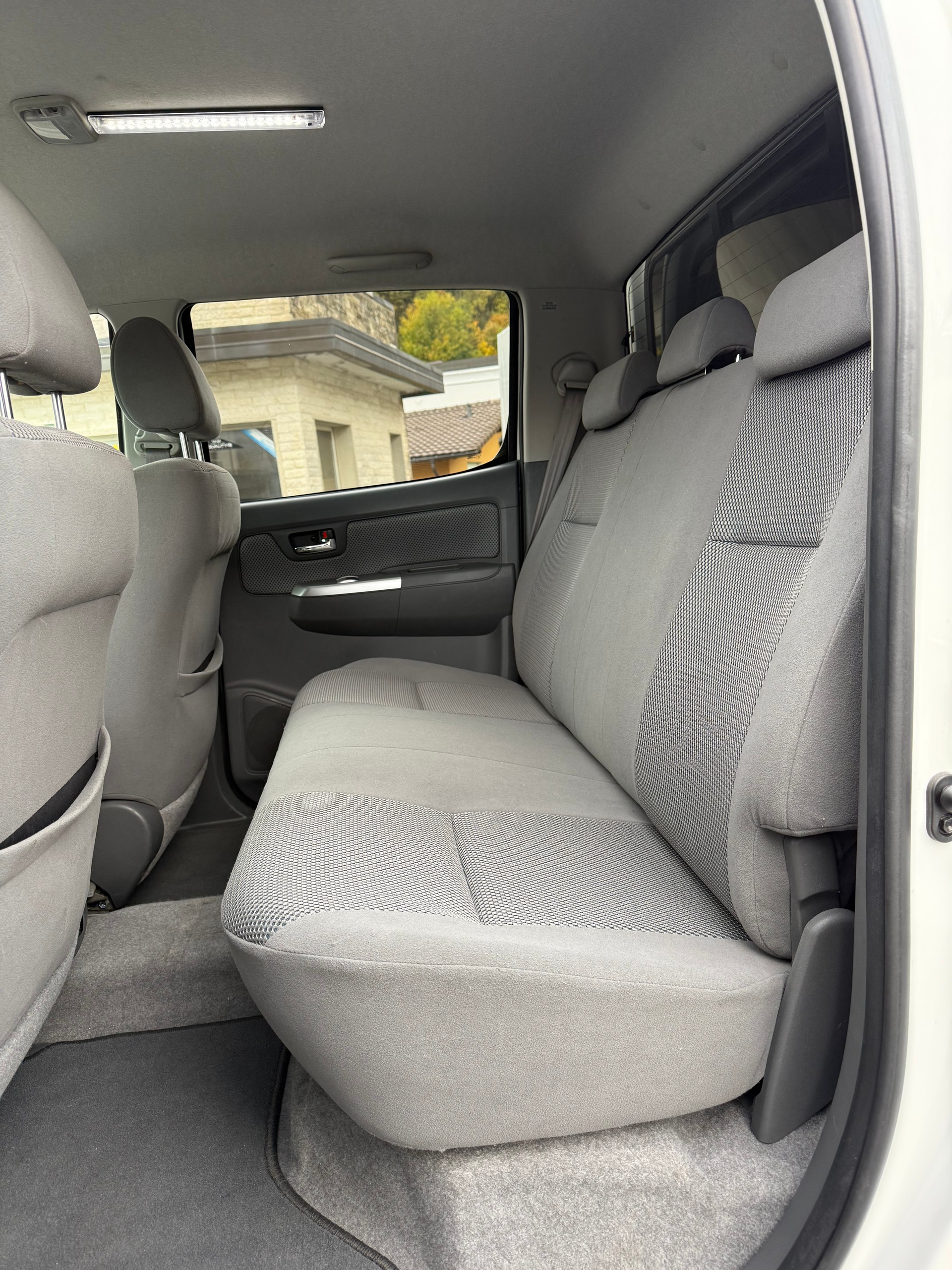 TOYOTA Hilux 3.0 4WD Double Cab Sol Premium - 14