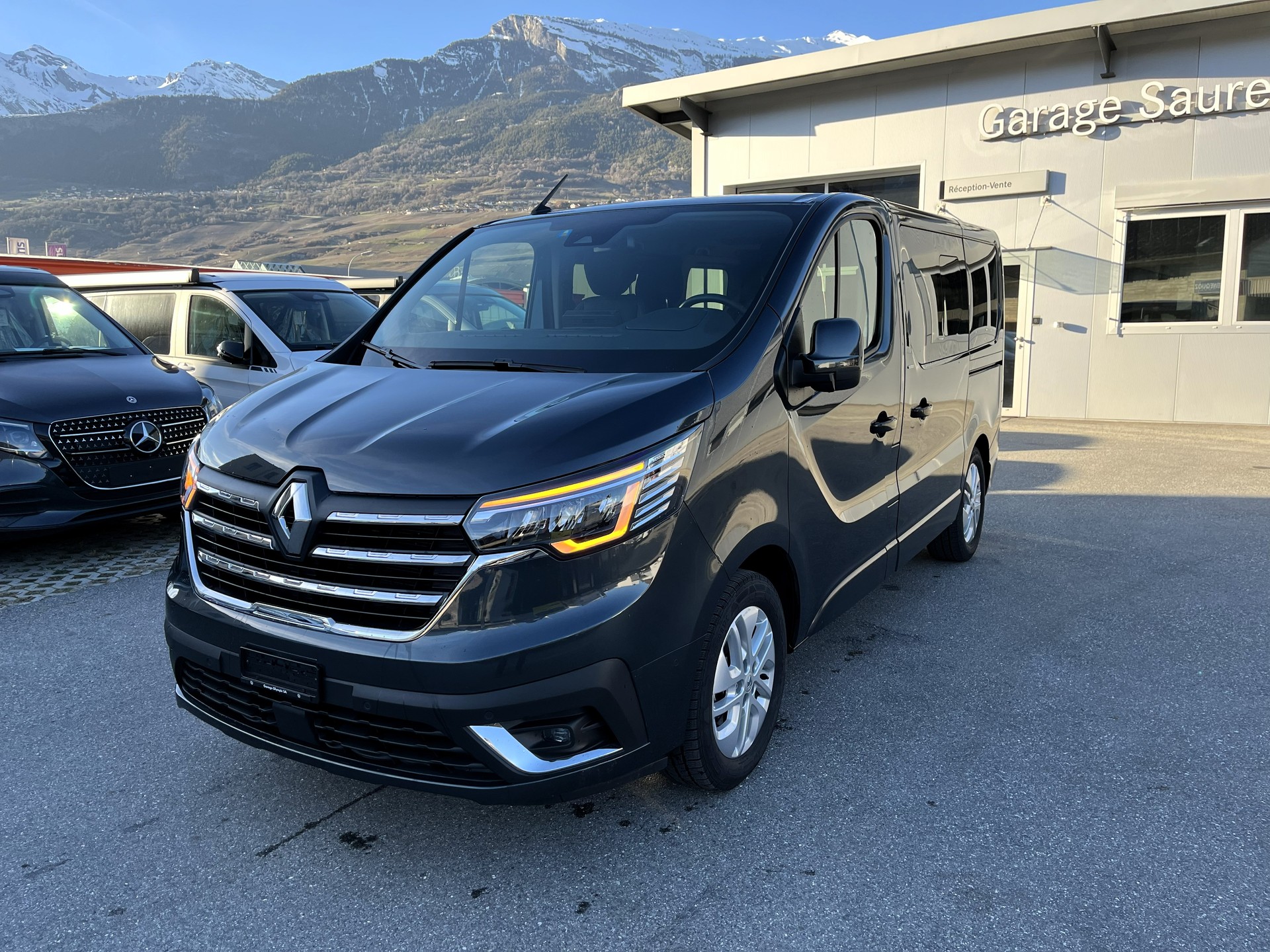 RENAULT Trafic Blue dCi 170 Spaceclass Pack Escapade EDC