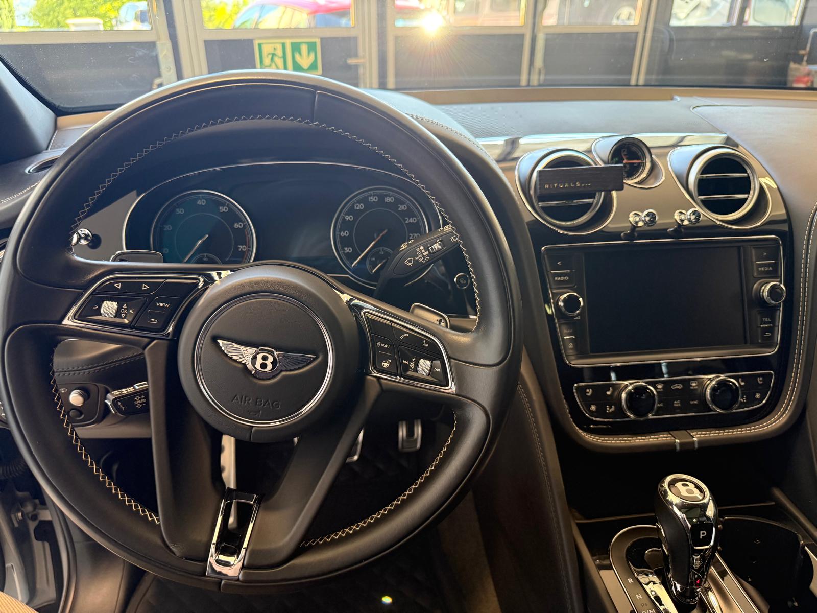 BENTLEY Bentayga W12 - 10