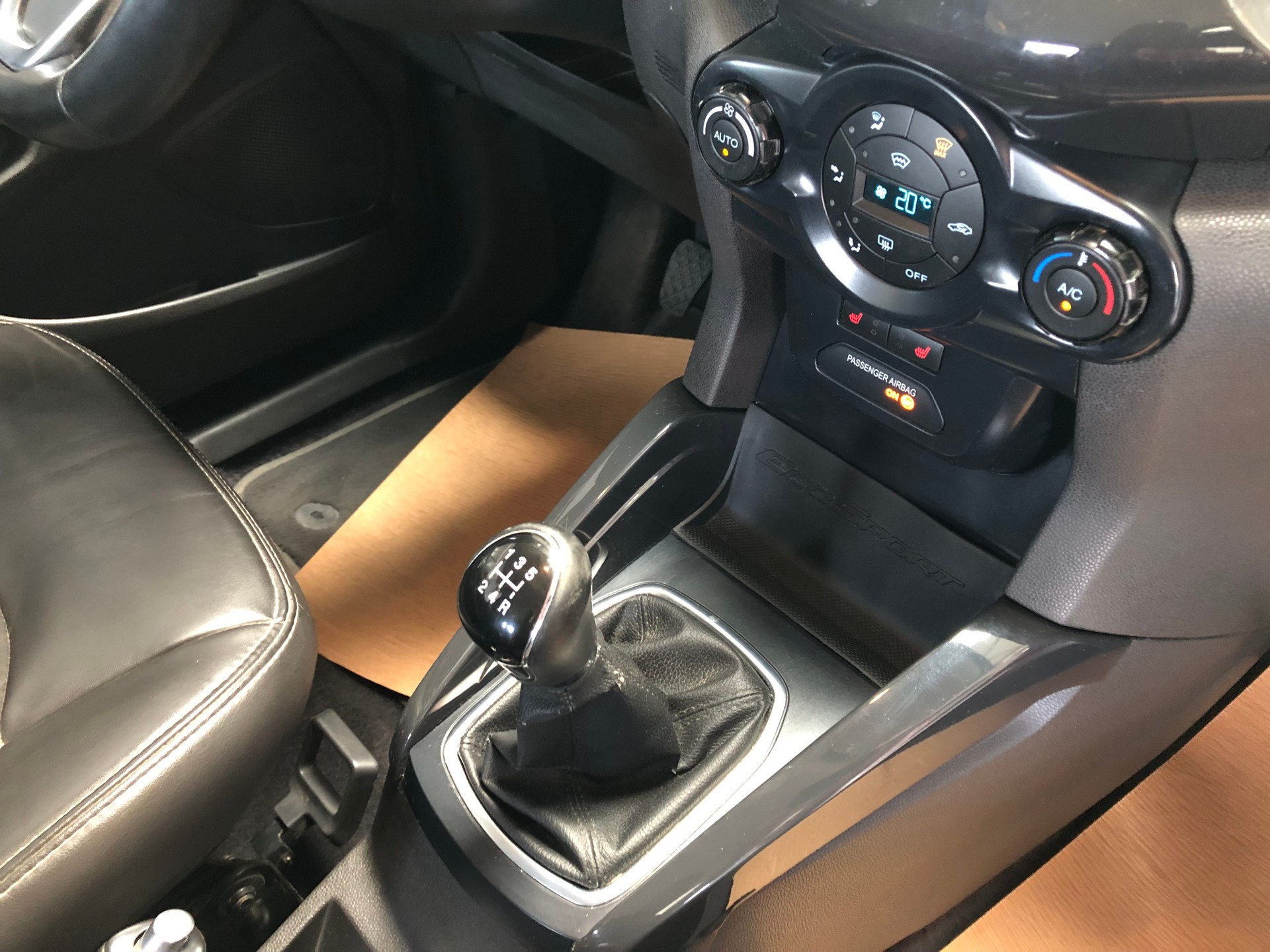 FORD EcoSport 1.0 SCTi Trend - 28