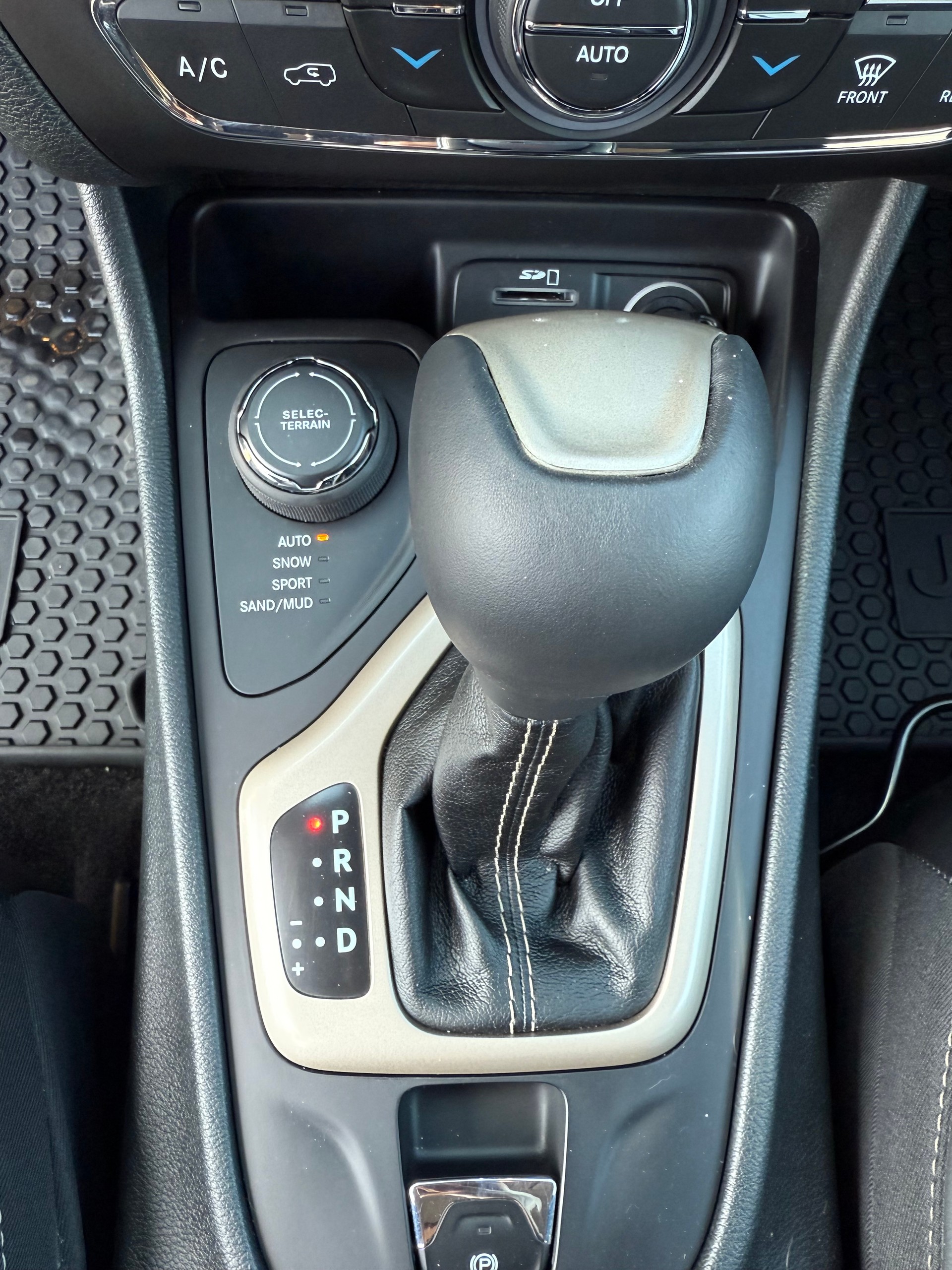 JEEP Cherokee 3.2 Limited AWD 9ATX - 12