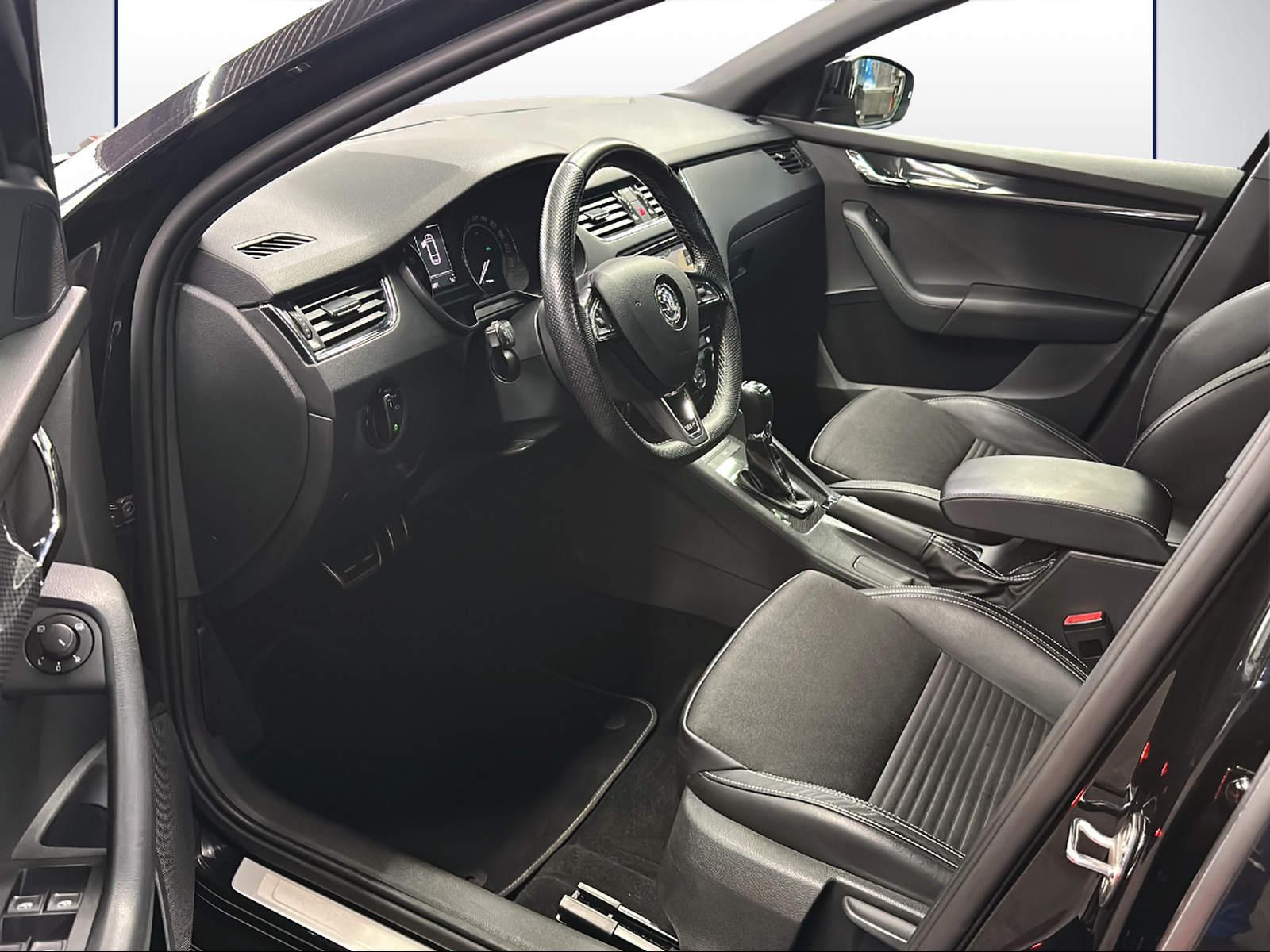 SKODA Octavia Combi 2.0 TDI 184 RS 4x4 DSG - 6