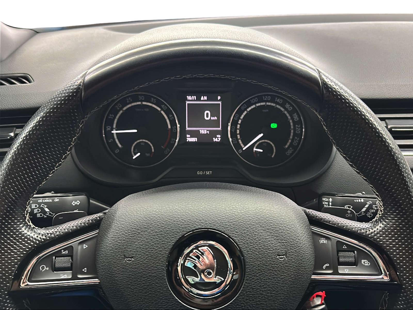 SKODA Octavia Combi 2.0 TDI 184 RS 4x4 DSG - 11