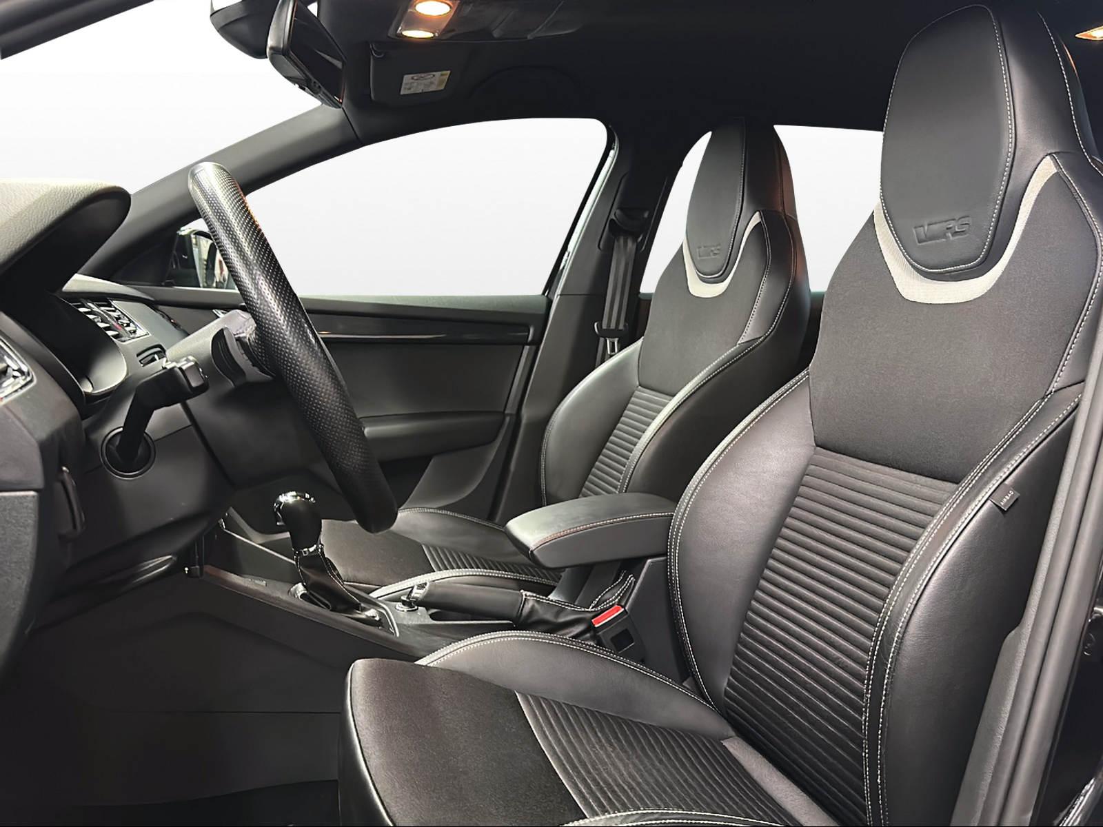 SKODA Octavia Combi 2.0 TDI 184 RS 4x4 DSG - 8