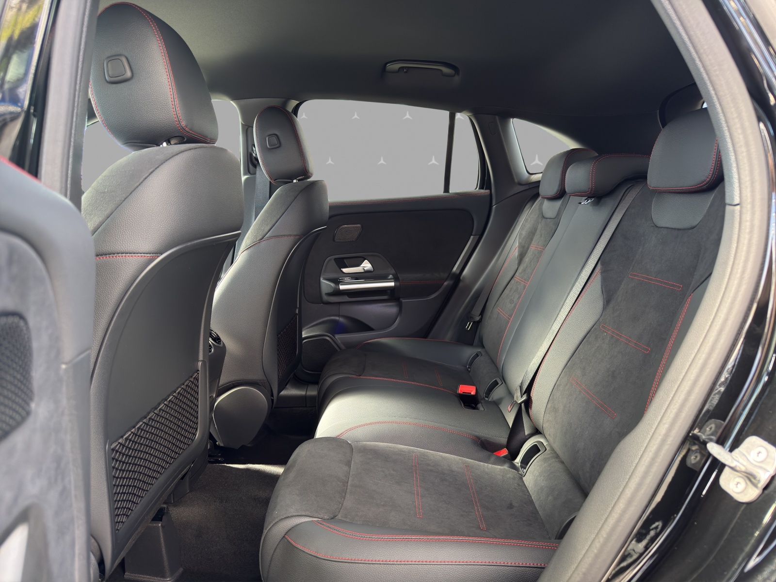 MERCEDES-BENZ GLA 200 Night Star 7G-DCT - 13