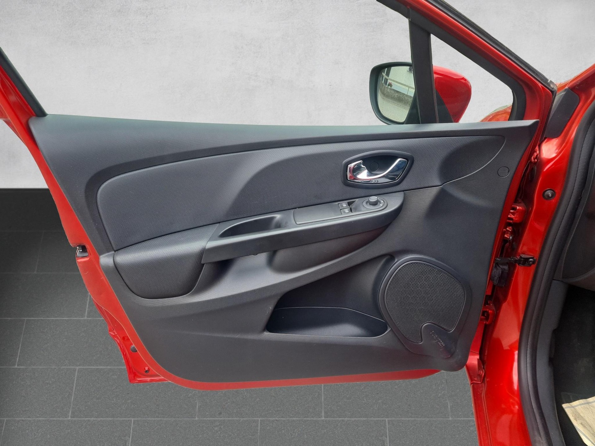 RENAULT Clio 0.9 TCe Expression S/S - 9