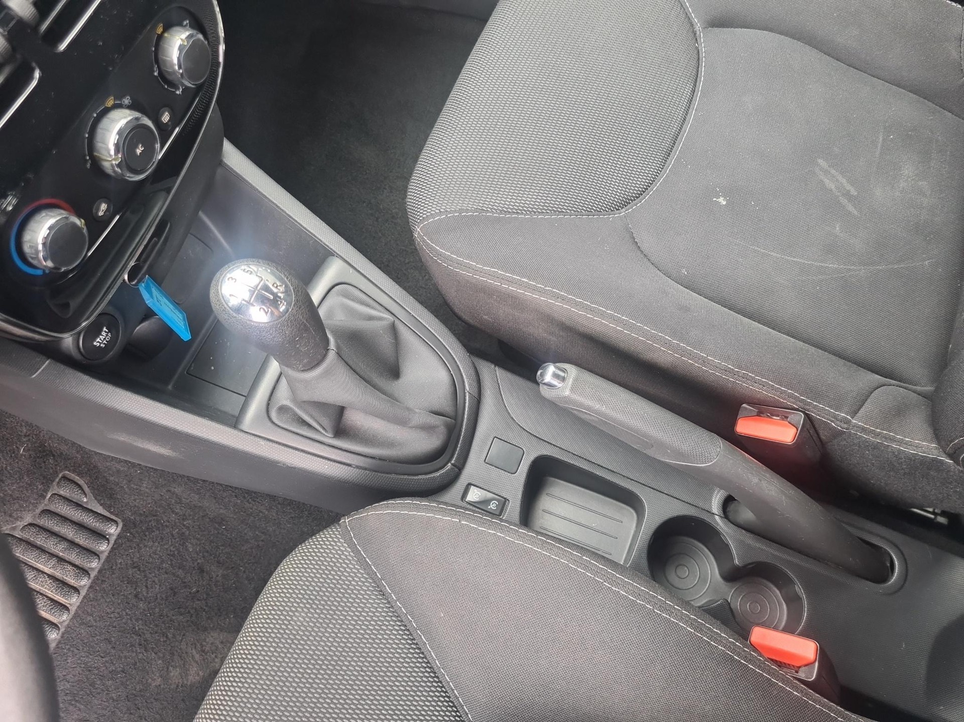 RENAULT Clio 0.9 TCe Expression S/S - 13