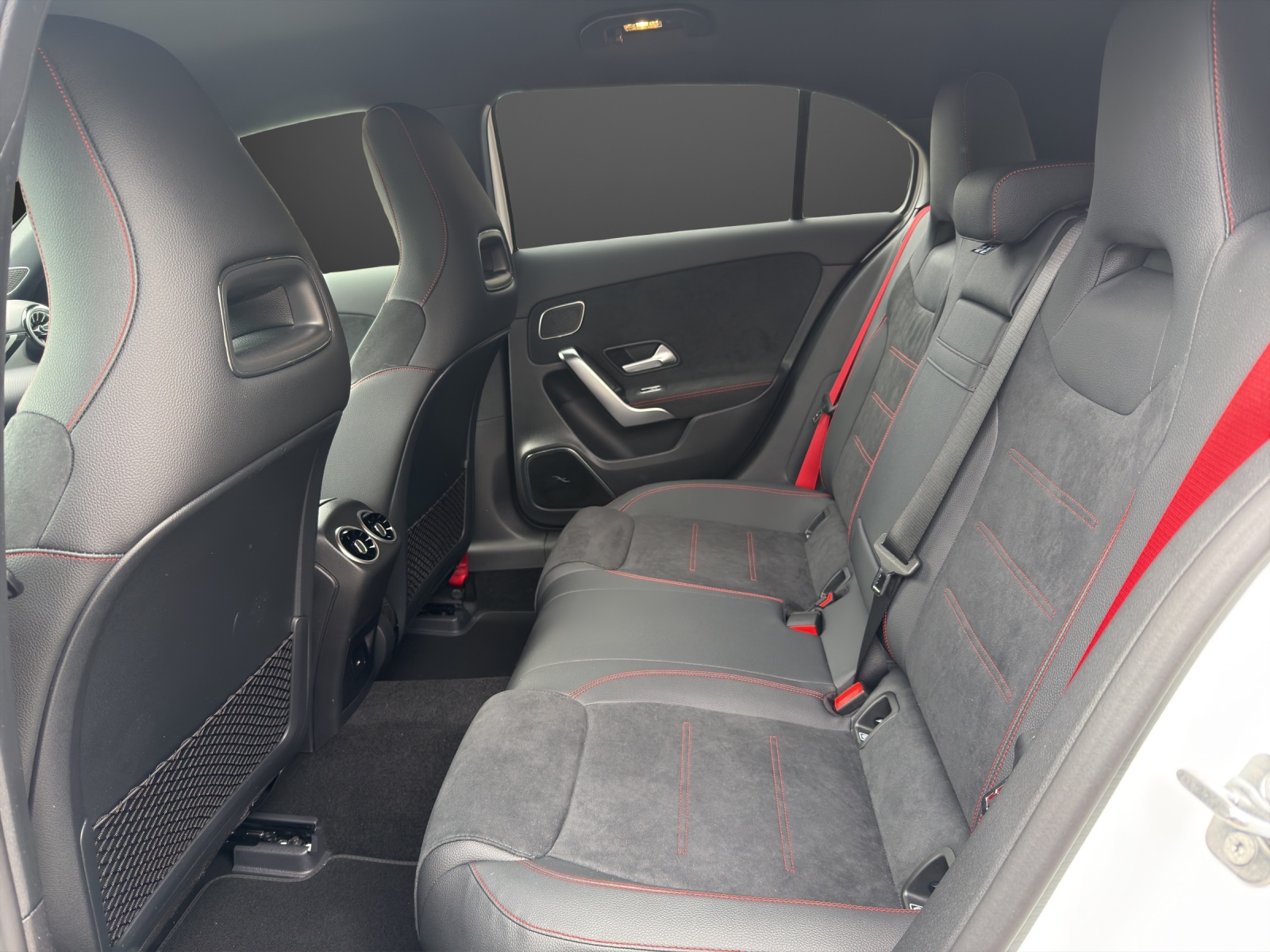 MERCEDES-BENZ A AMG 35 4Matic 8G-DCT - 12