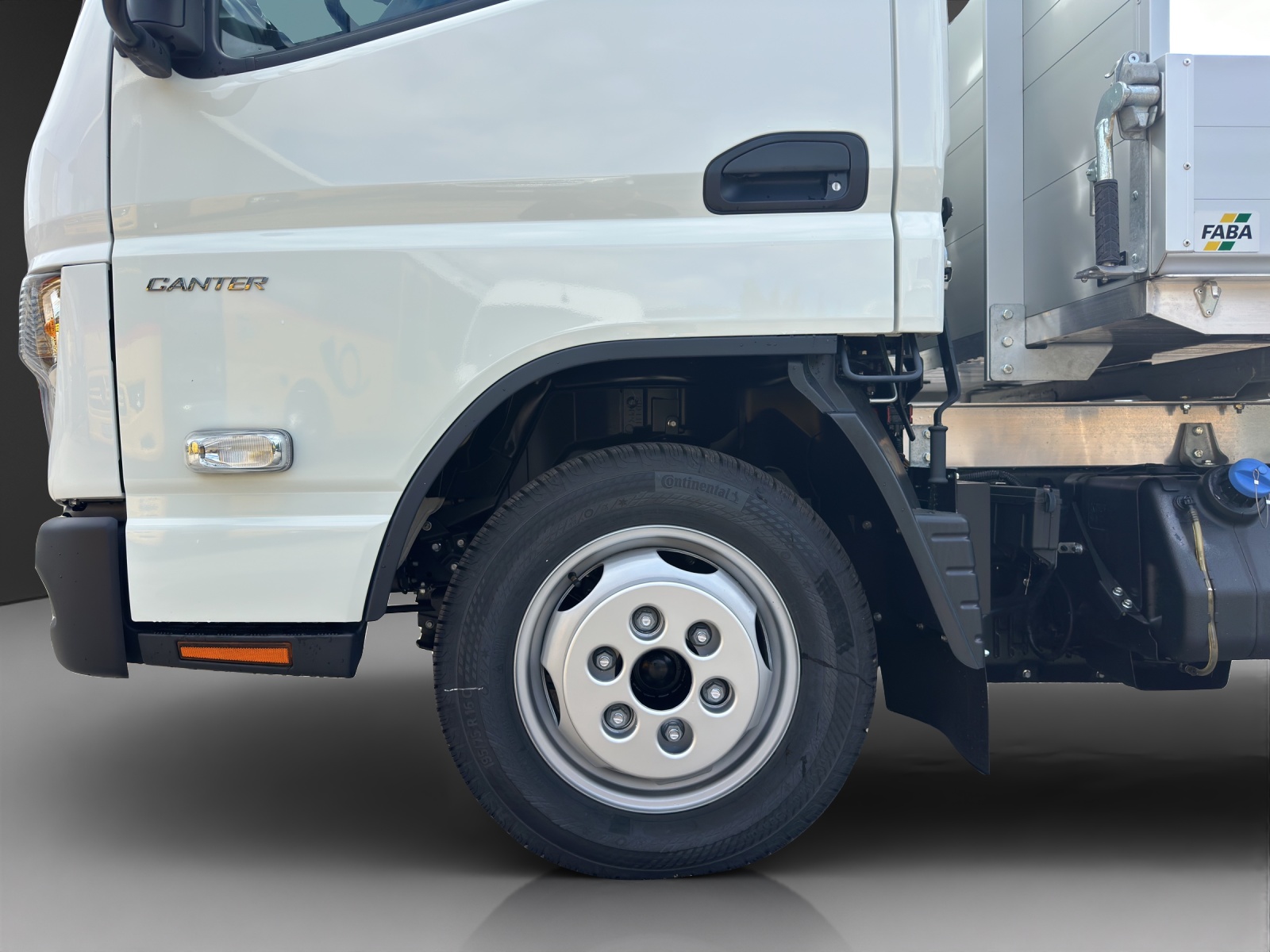 MITSUBISHI FUSO Canter 3S15 - 11