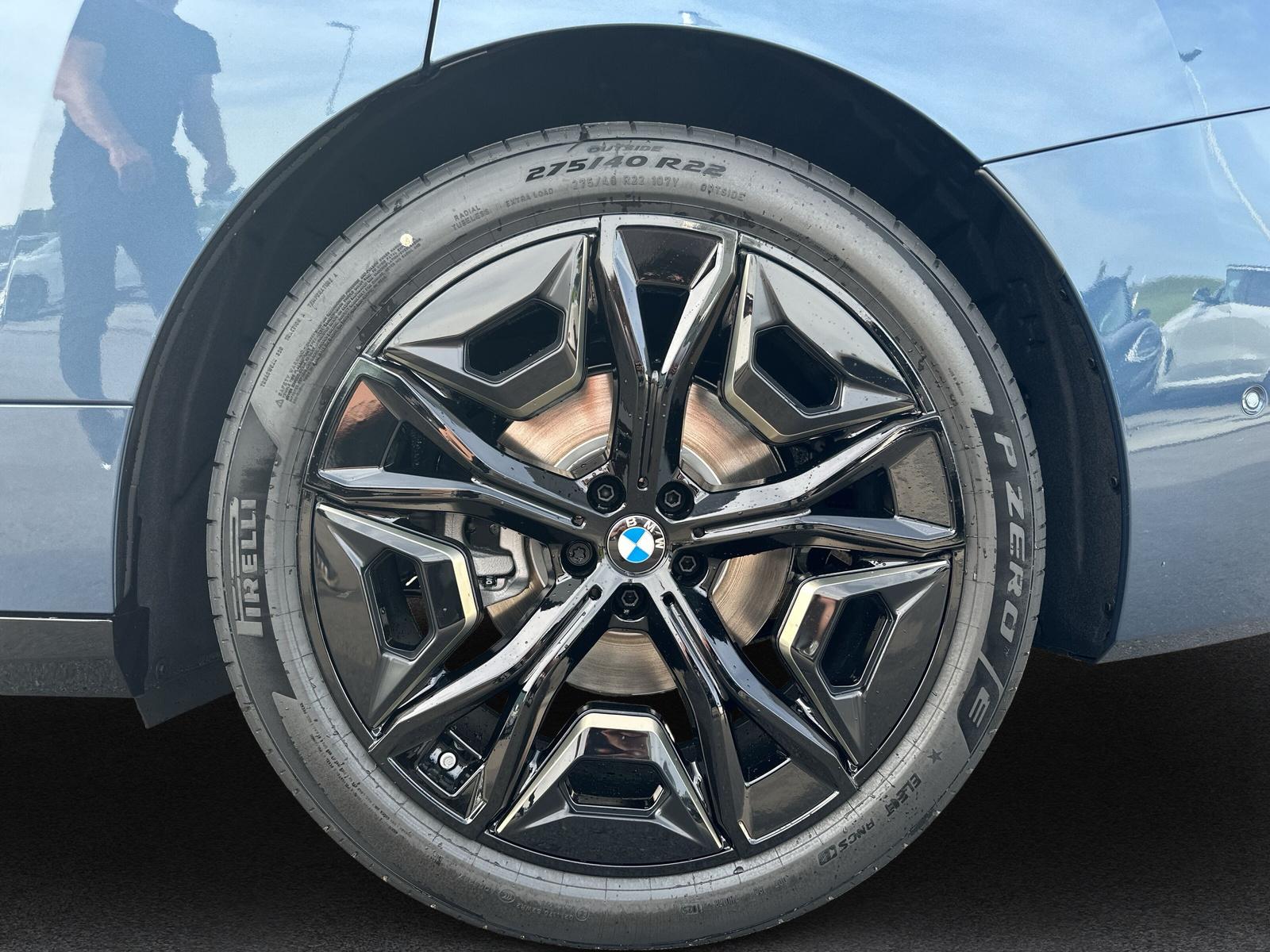 BMW iX xDrive60 i20 (CH) AHK ** Action Leasing à 0.9% ** 📍 - 9