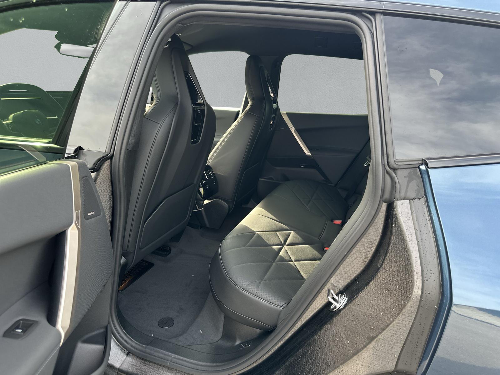 BMW iX xDrive60 i20 (CH) AHK ** Action Leasing à 0.9% ** 📍 - 12