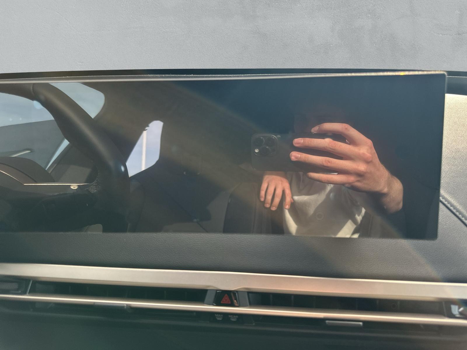 BMW iX xDrive60 i20 (CH) AHK ** Action Leasing à 0.9% ** 📍 - 14