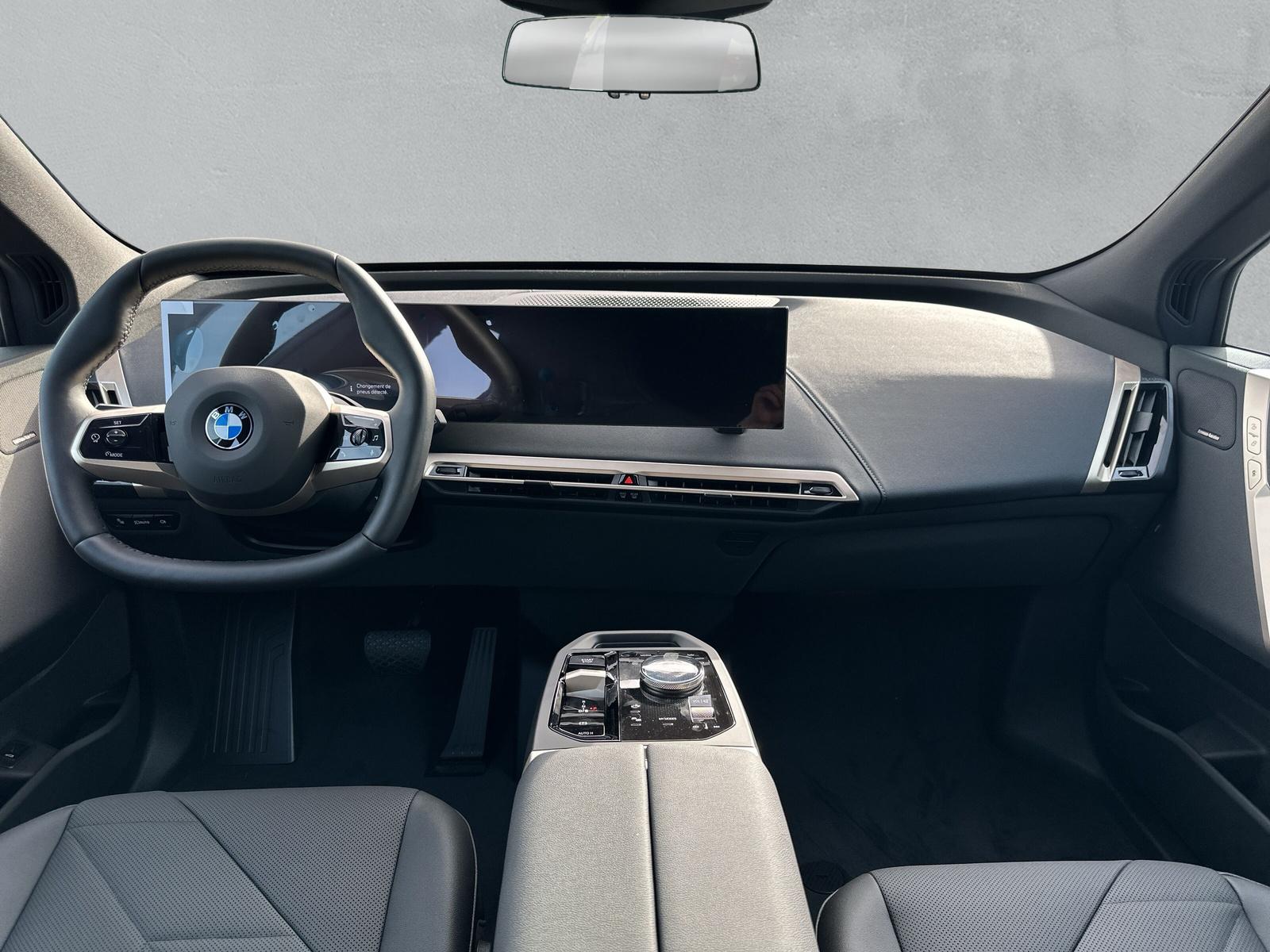 BMW iX xDrive60 i20 (CH) AHK ** Action Leasing à 0.9% ** 📍 - 13